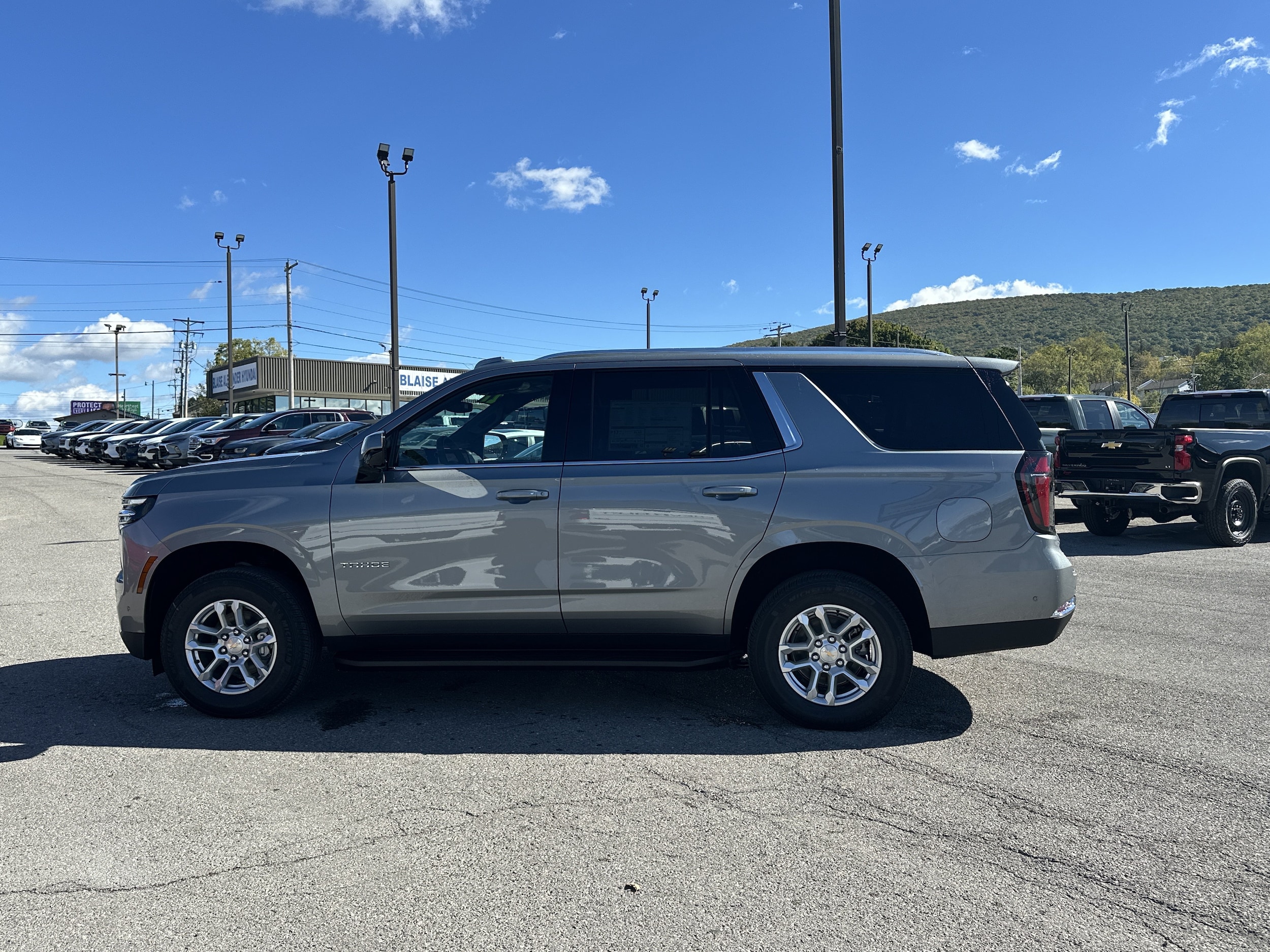 2027 Chevrolet Tahoe LT - Photo 7