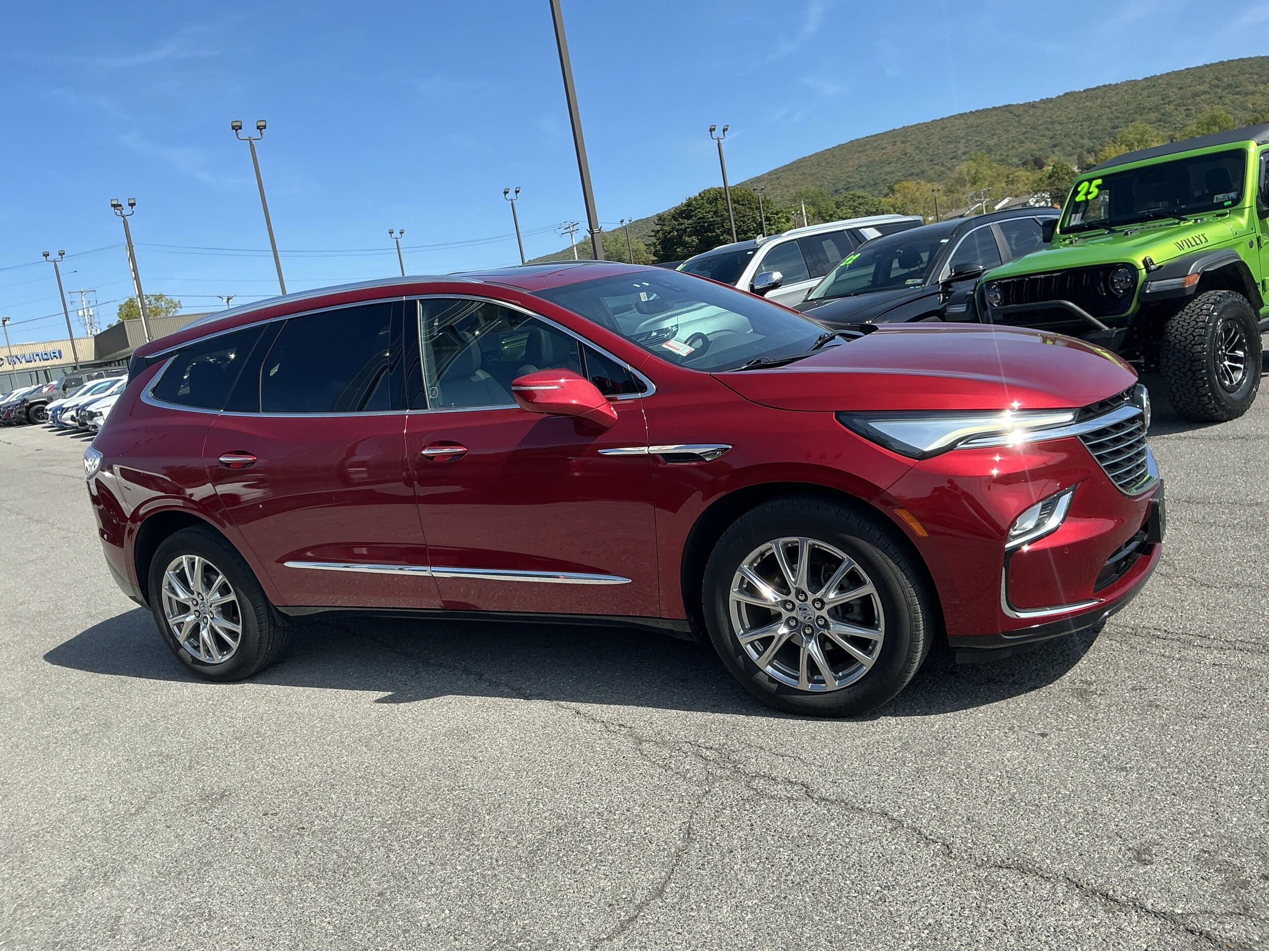 2023 Buick Enclave Premium photo 2