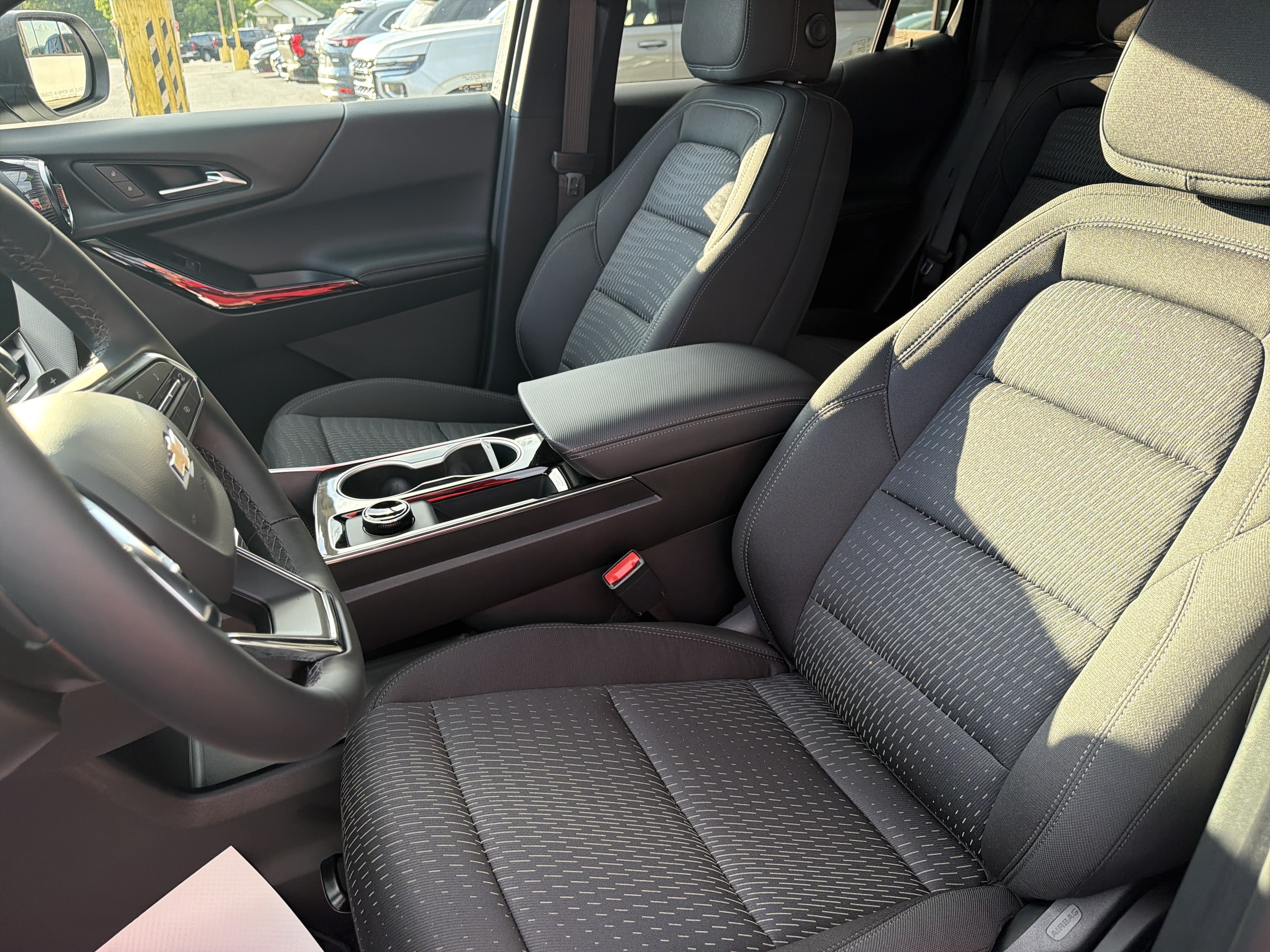 2027 Chevrolet Equinox LT - Photo 15