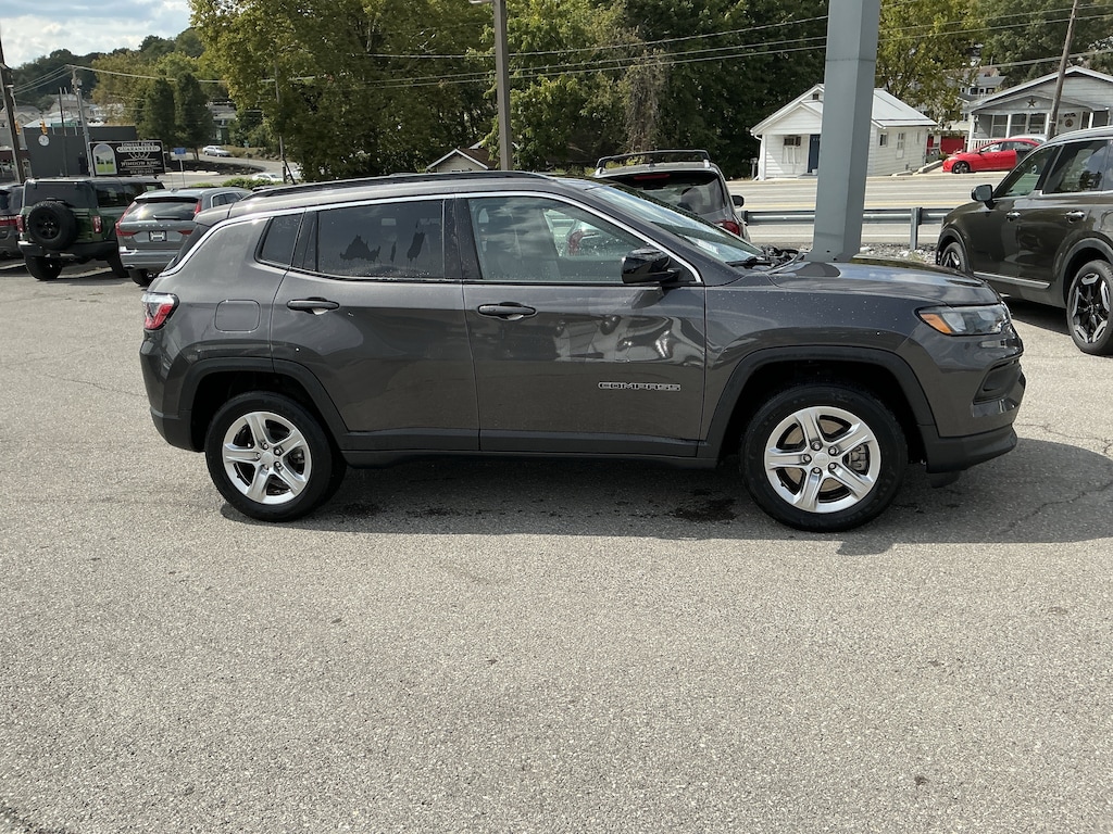 Used 2023 Jeep Compass Latitude SUV