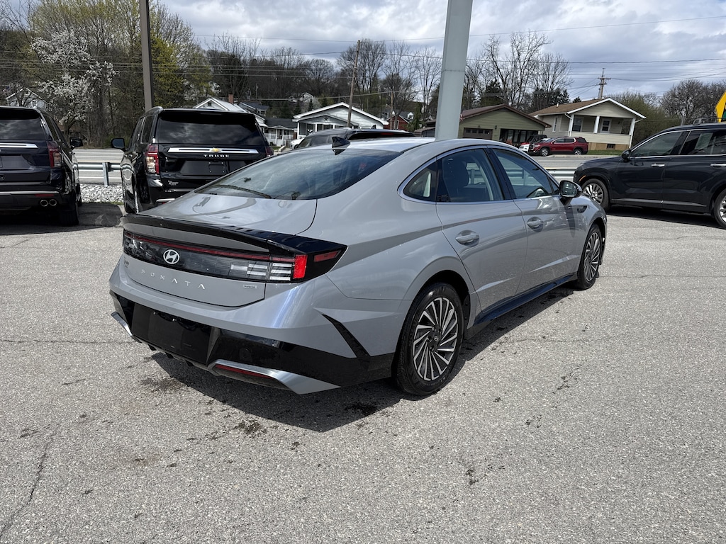 Used 2025 Hyundai Sonata Hybrid SEL Sedan