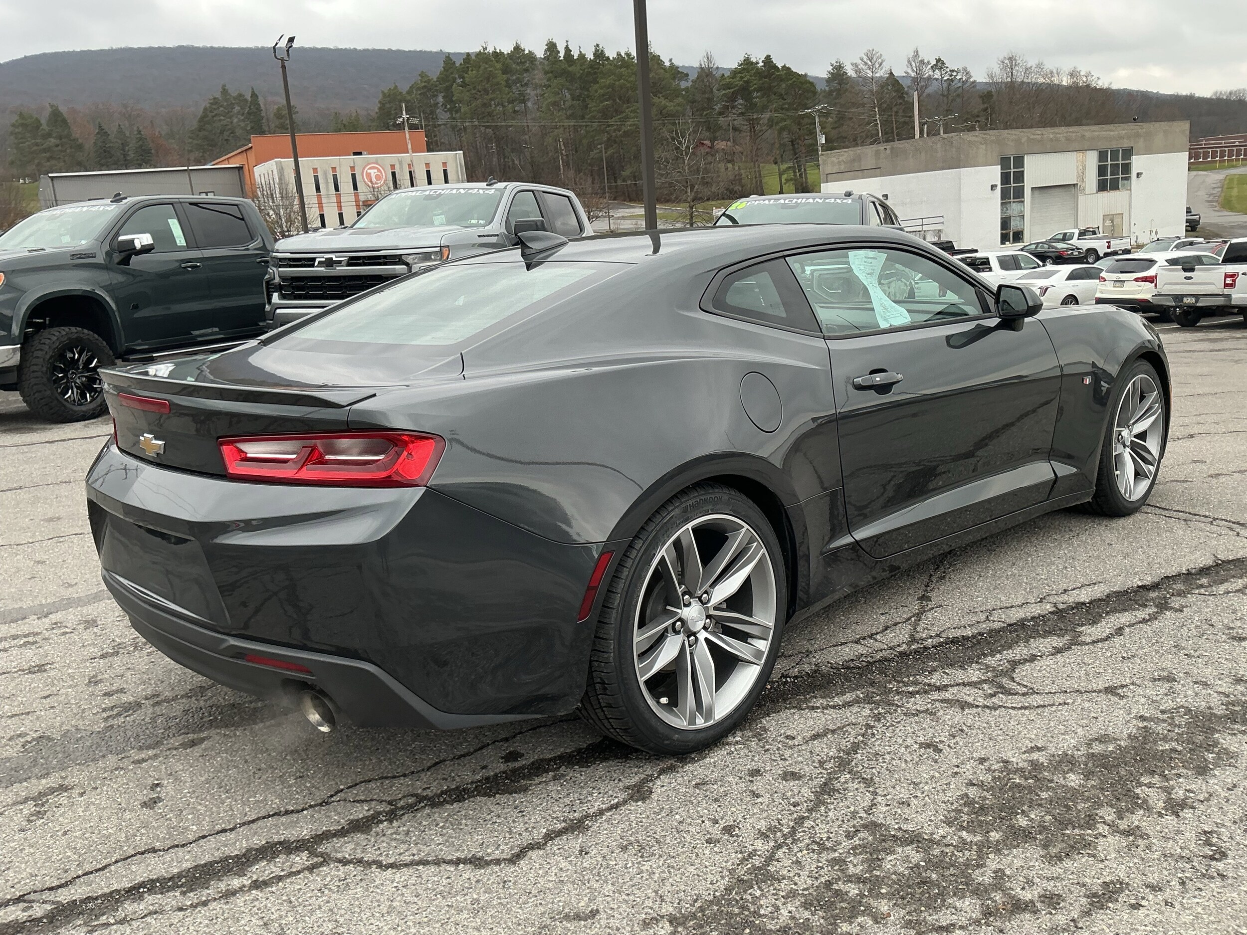 2018 Chevrolet Camaro 1LT photo 3