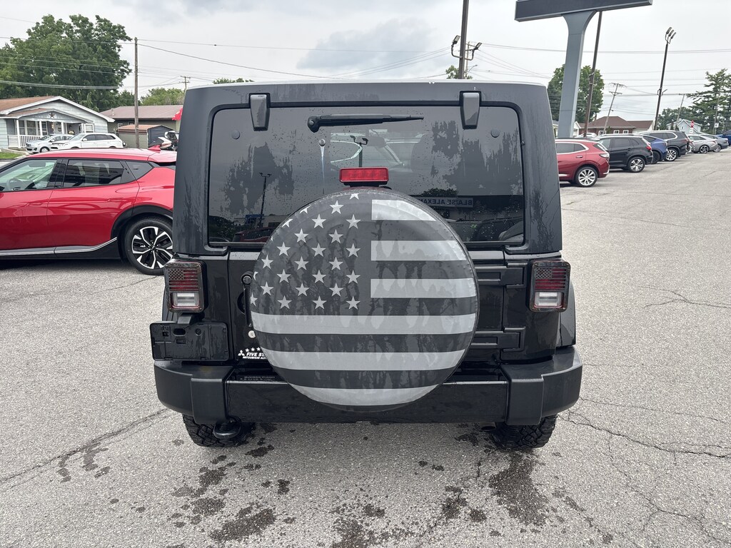 Used 2017 Jeep Wrangler Unlimited Sahara SUV