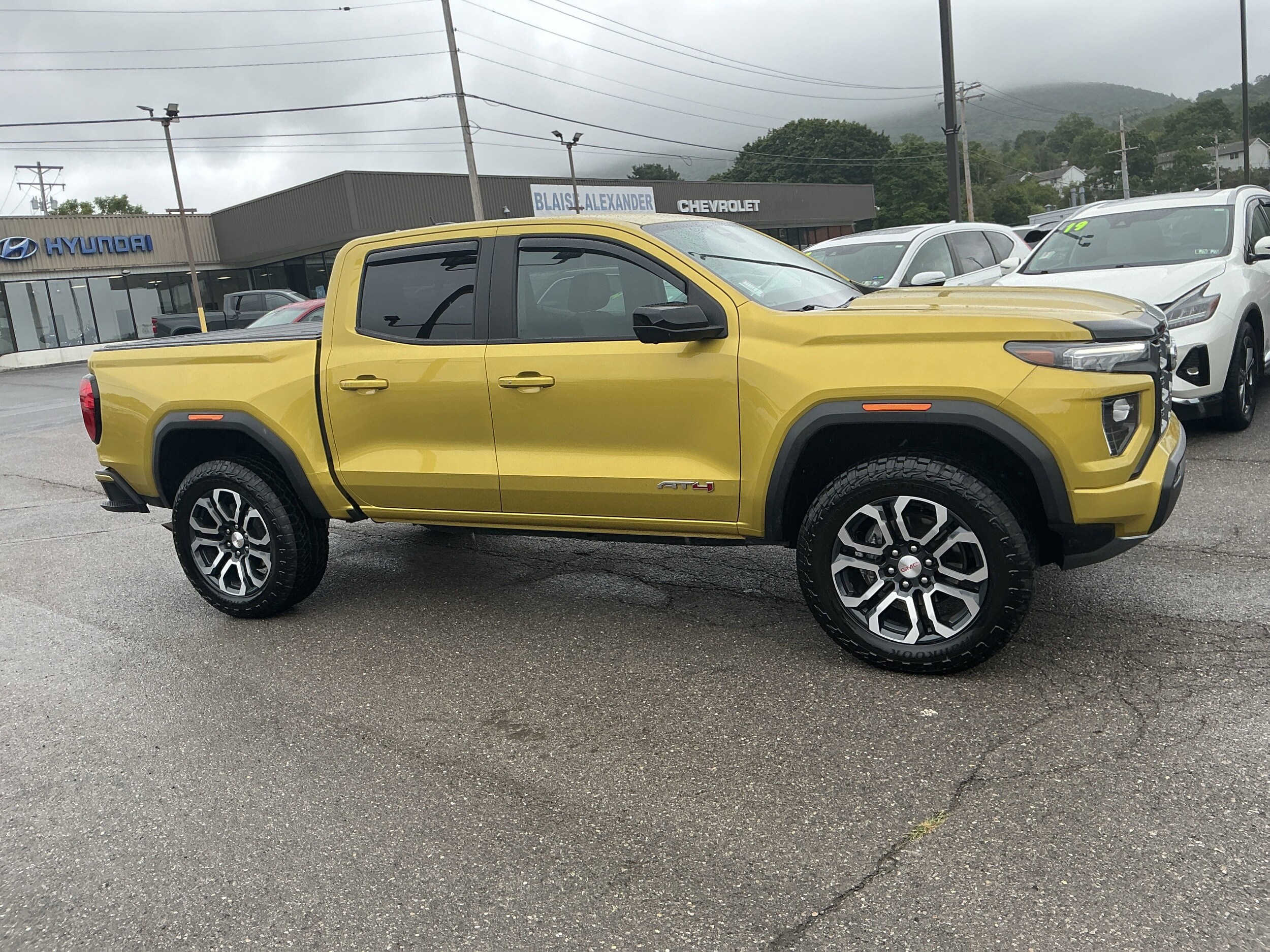 2023 Gmc Canyon AT4 photo 2