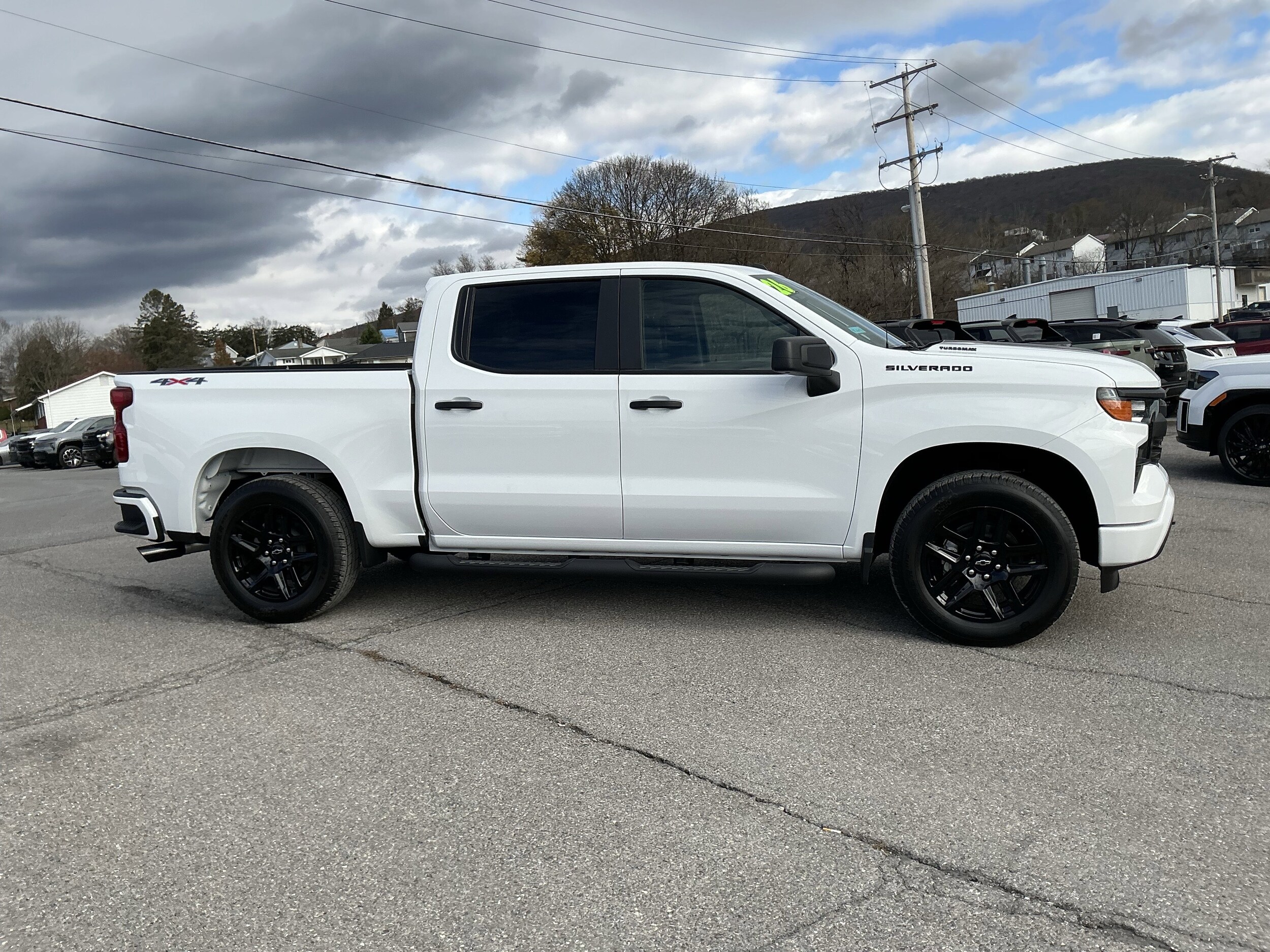 2026 Chevrolet Silverado 1500 Custom photo 2