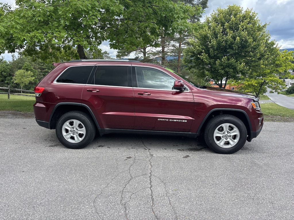 Used 2016 Jeep Grand Cherokee Laredo SUV