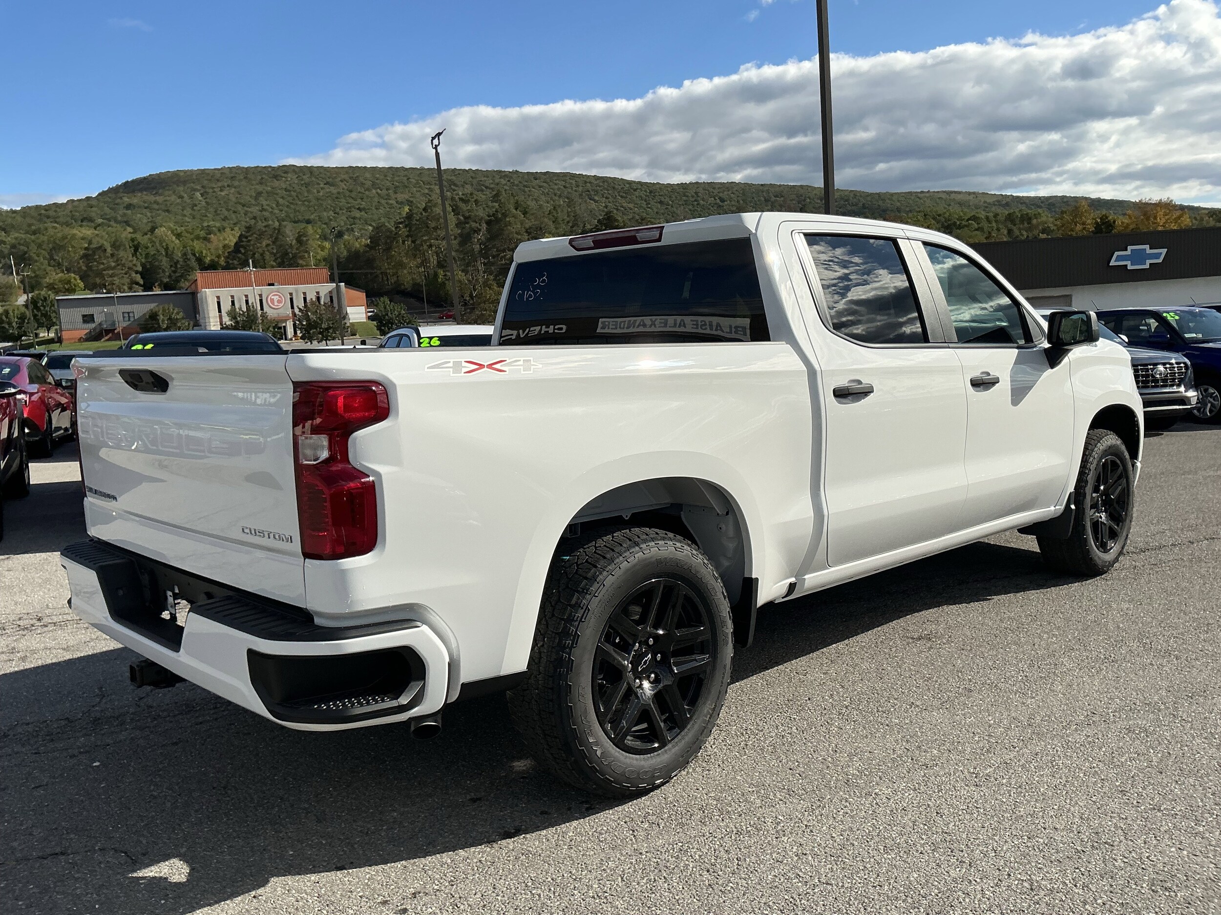 2026 Chevrolet Silverado 1500 Custom photo 3