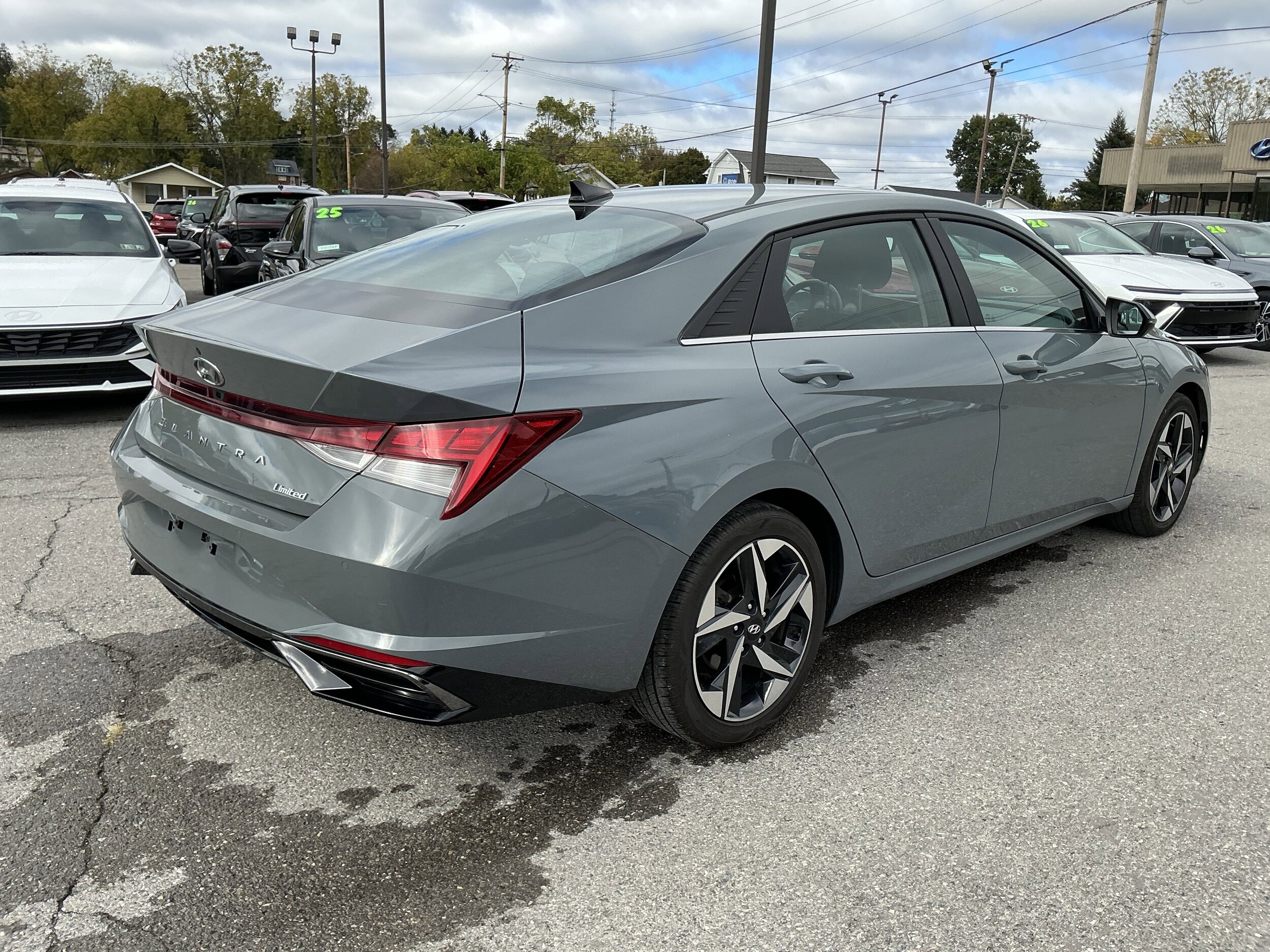 2021 Hyundai Elantra Limited photo 3