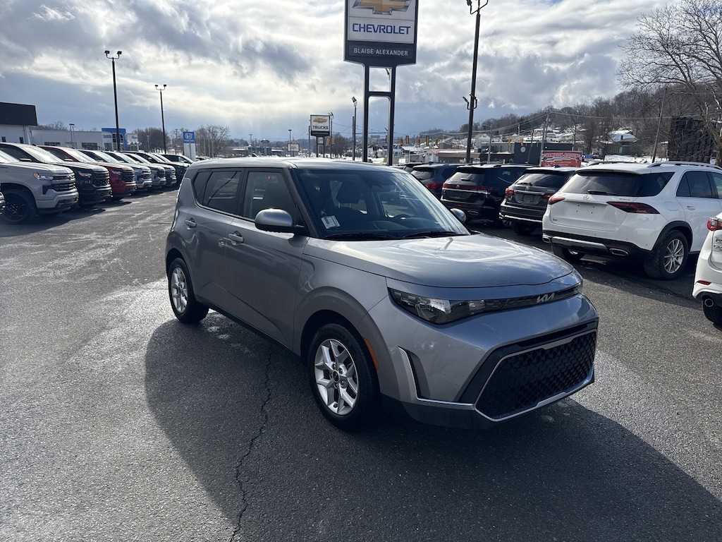 Used 2023 Kia Soul LX Hatchback