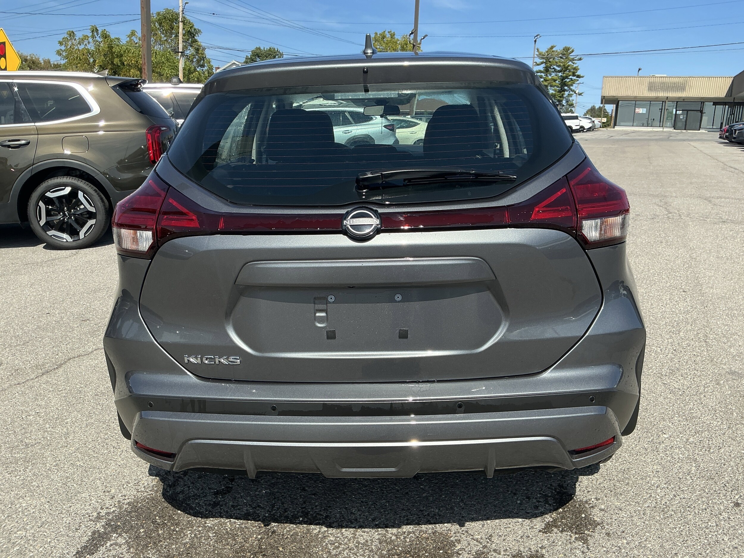 2024 Nissan Kicks S photo 2