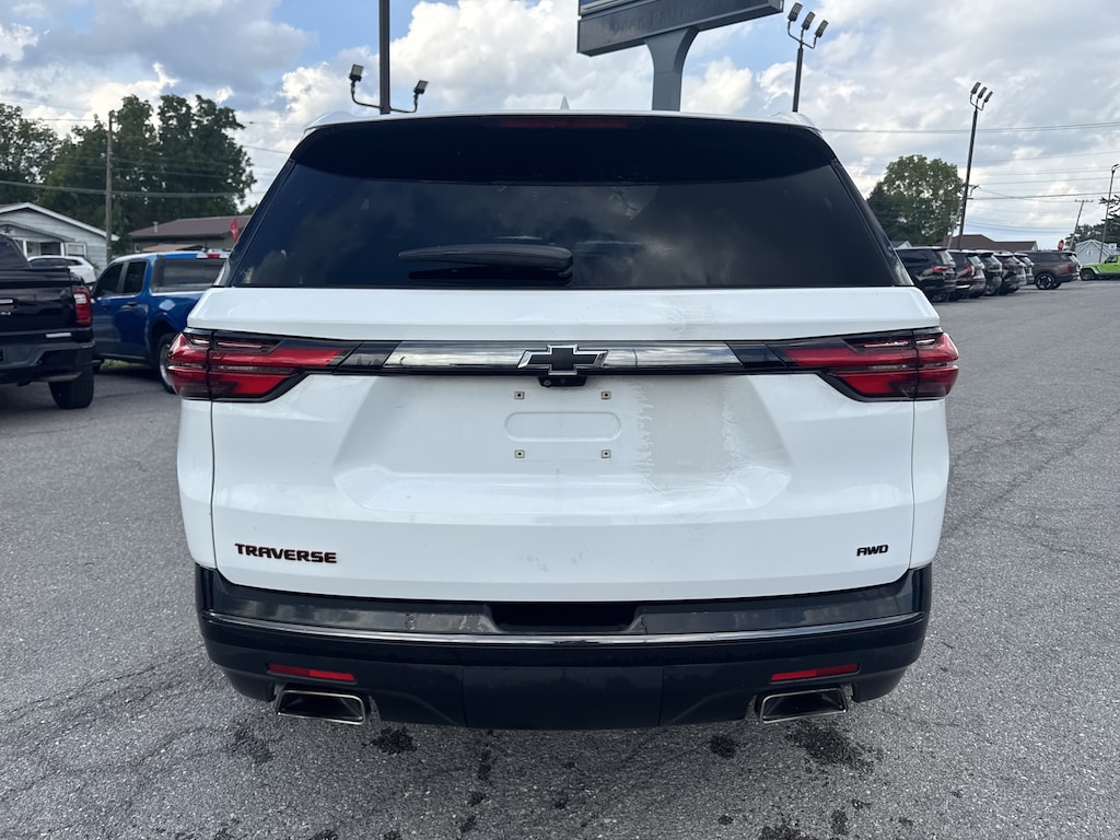 Used 2023 Chevrolet Traverse Premier SUV
