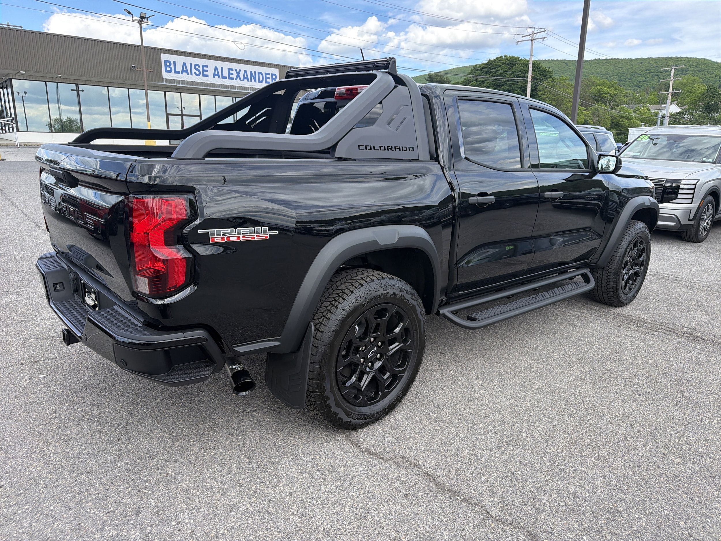 2026 Chevrolet Colorado Trail Boss - Photo 3