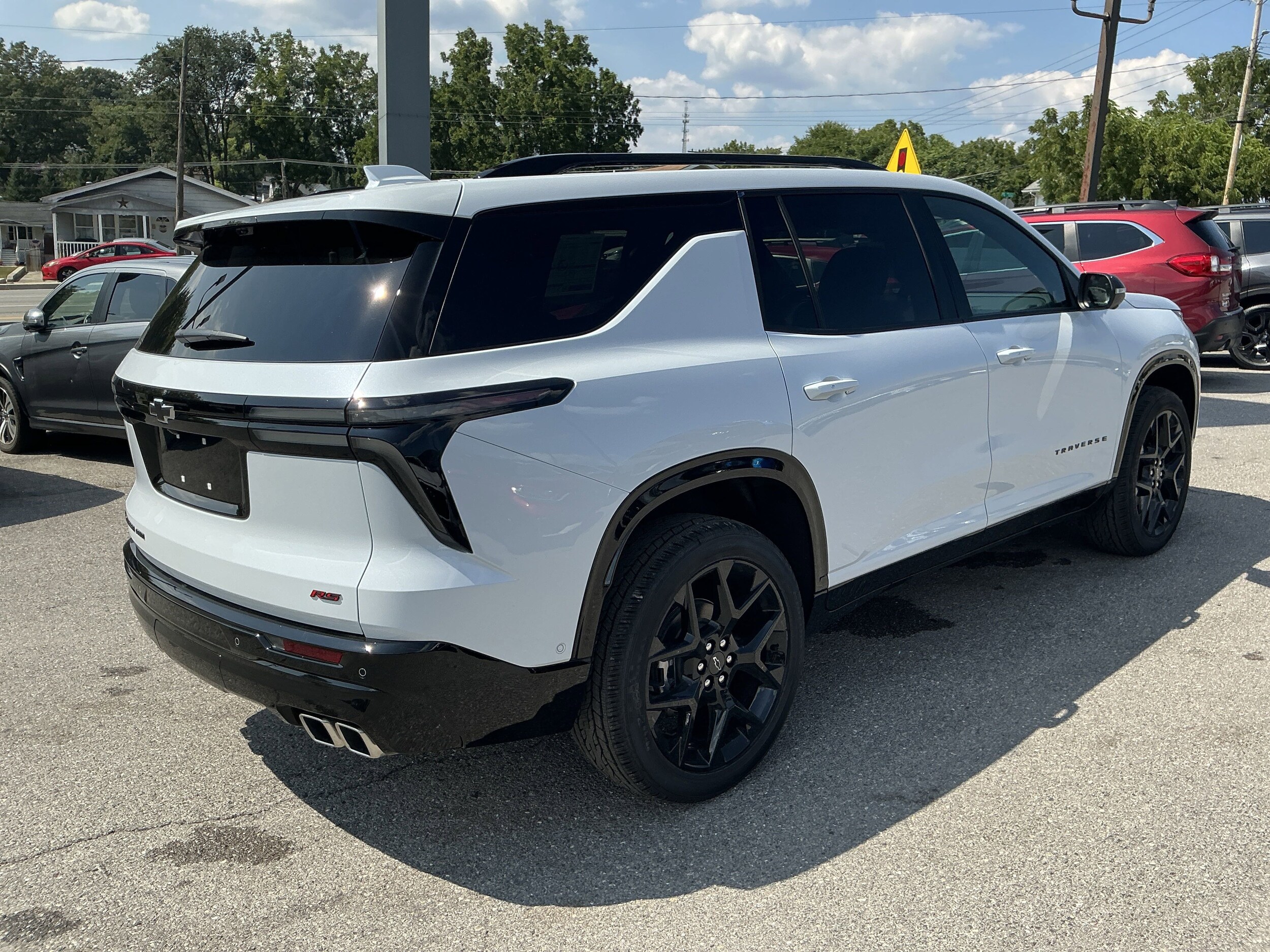 2026 Chevrolet Traverse RS photo 2