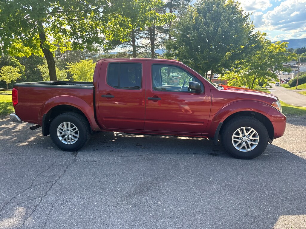 Used 2016 Nissan Frontier SV Truck Crew Cab