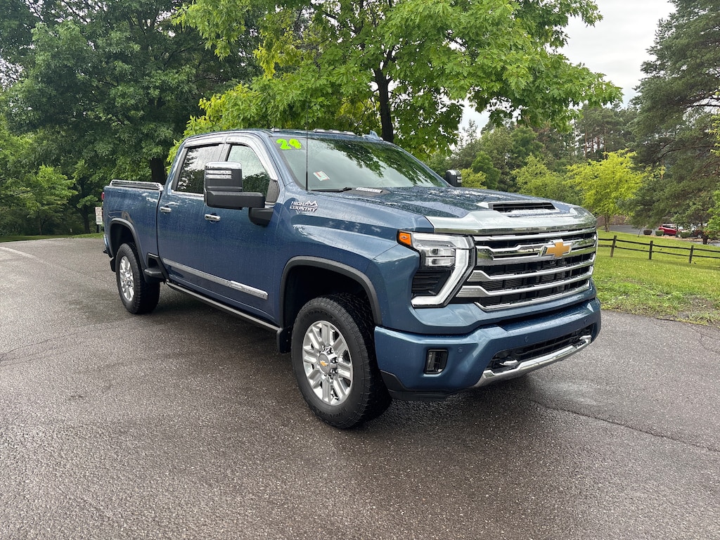 Used 2024 Chevrolet Silverado 2500 HD High Country Truck Crew Cab