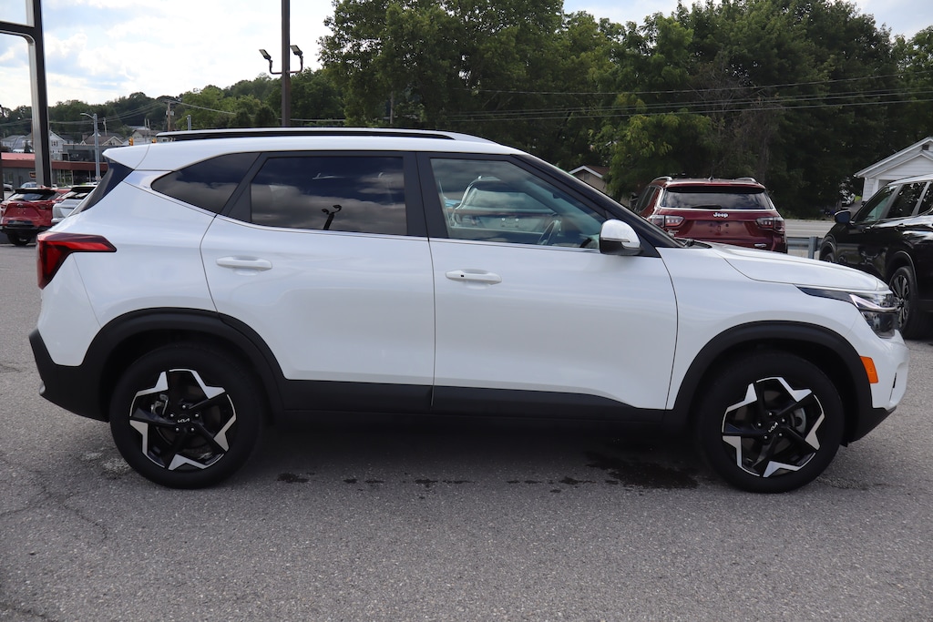 Used 2024 Kia Seltos EX SUV