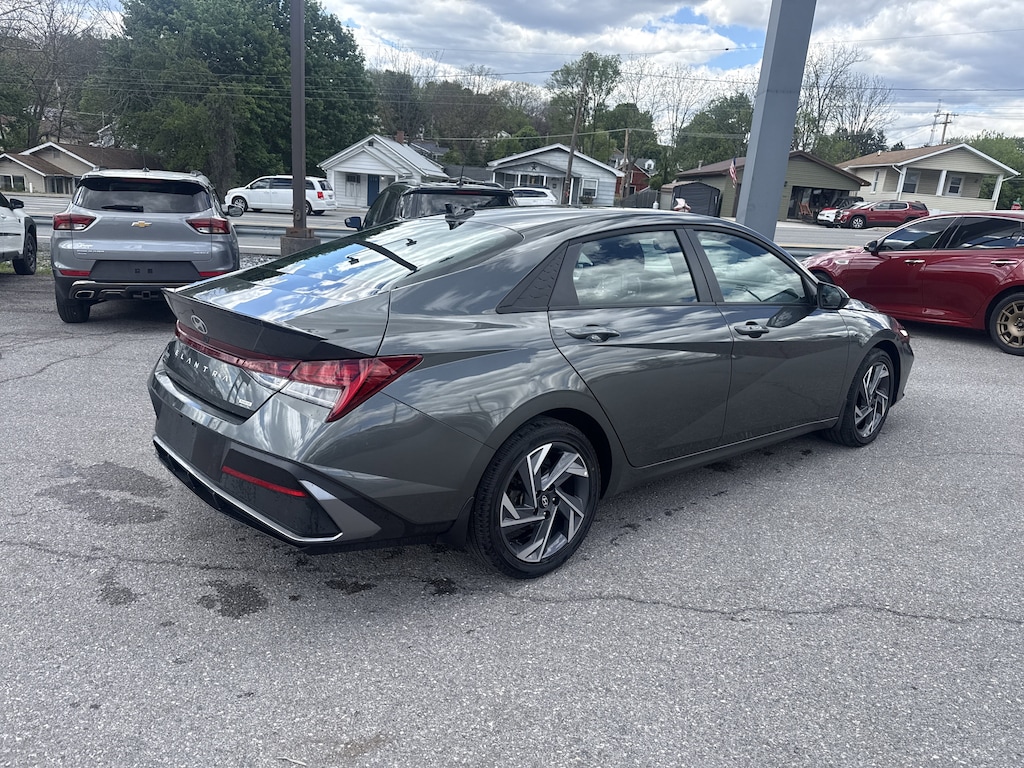 Used 2025 Hyundai Elantra Hybrid SEL Sport Sedan