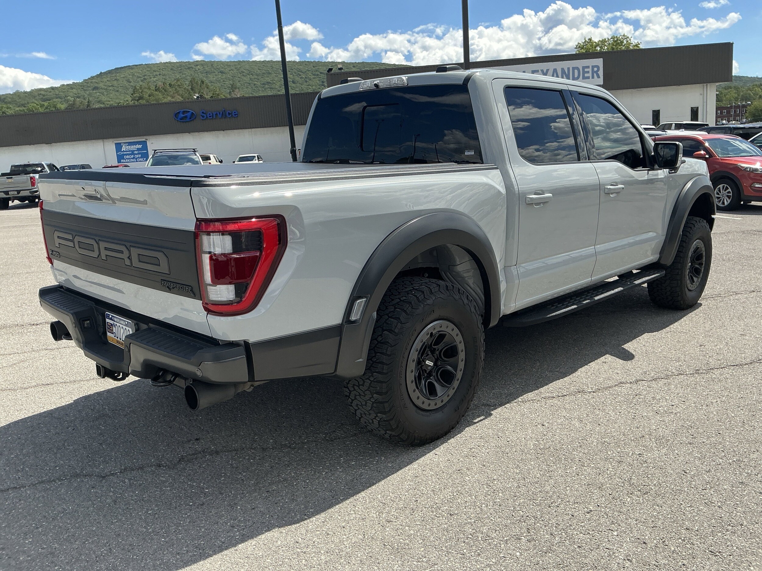 2023 Ford F-150 Raptor photo 3