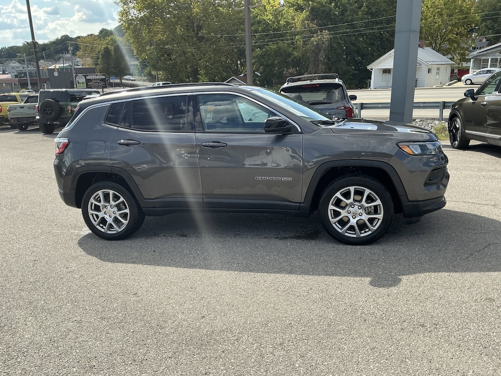 Used 2022 Jeep Compass Latitude Lux SUV
