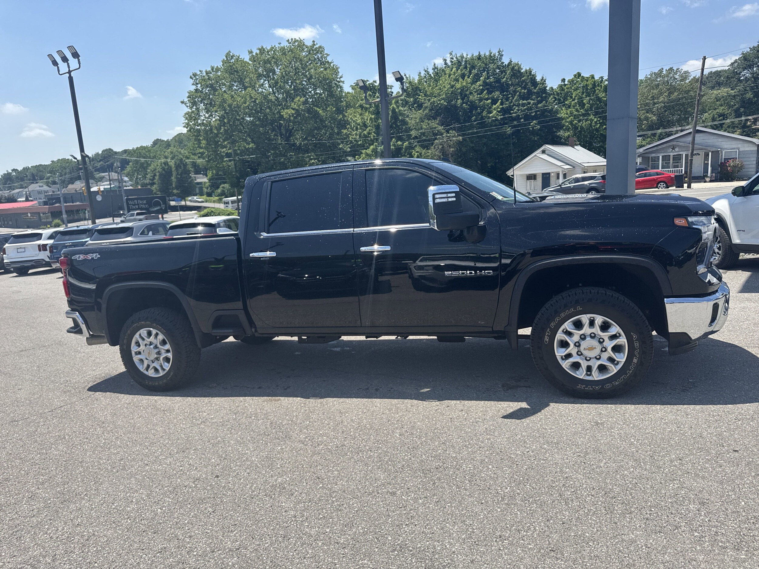 2024 Chevrolet Silverado 2500HD LTZ photo 2