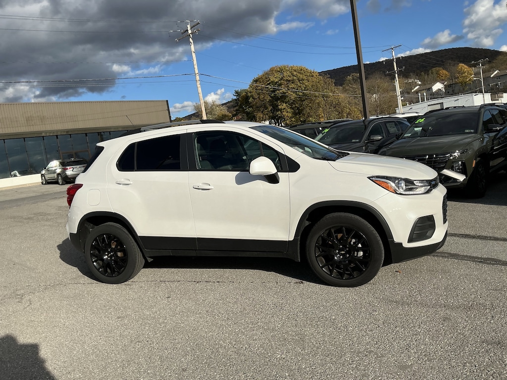 Used 2022 Chevrolet Trax LT SUV