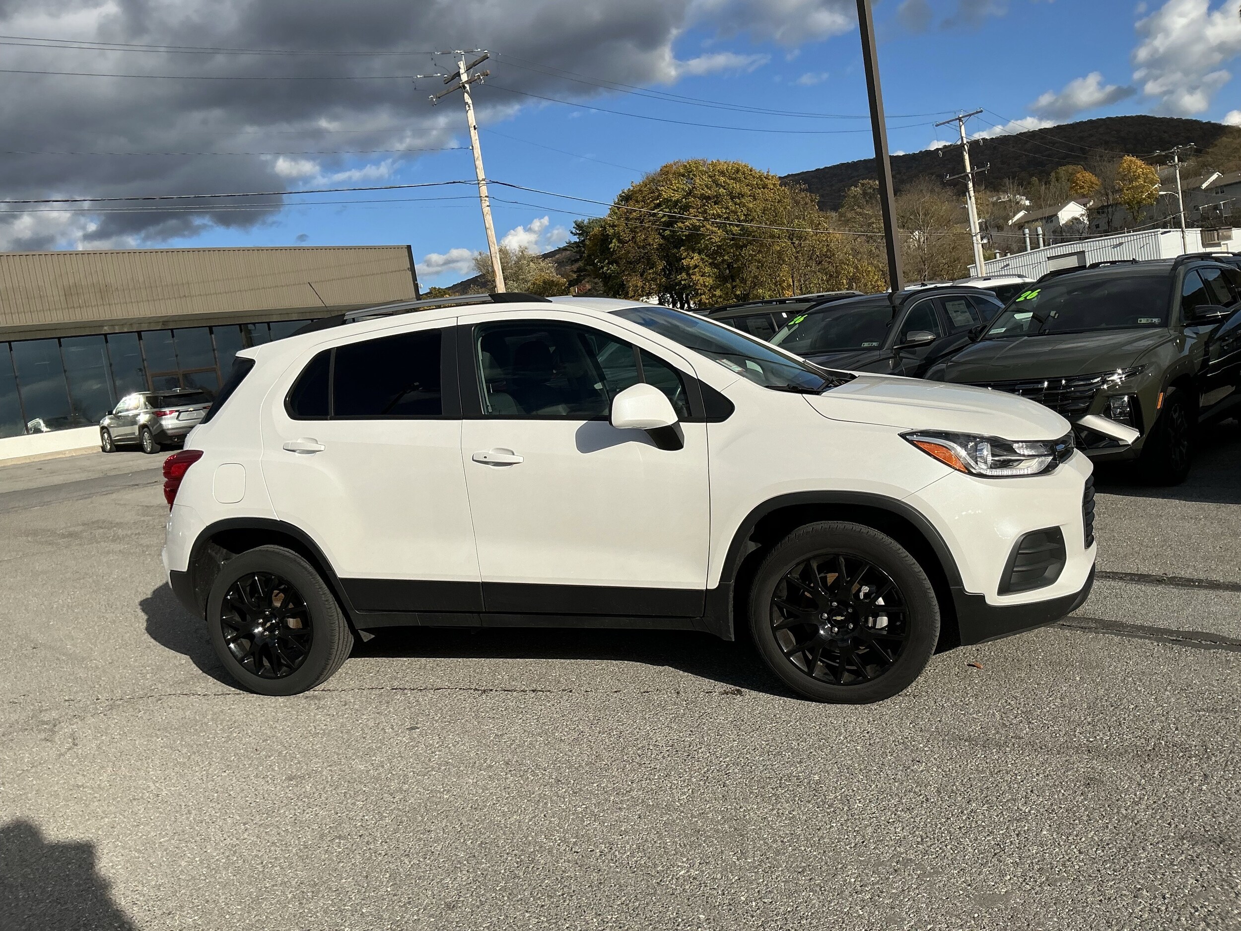 2022 Chevrolet Trax LT photo 2