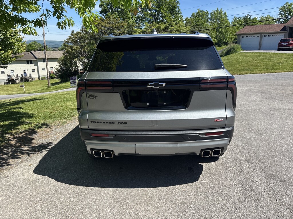 Used 2025 Chevrolet Traverse Z71 SUV