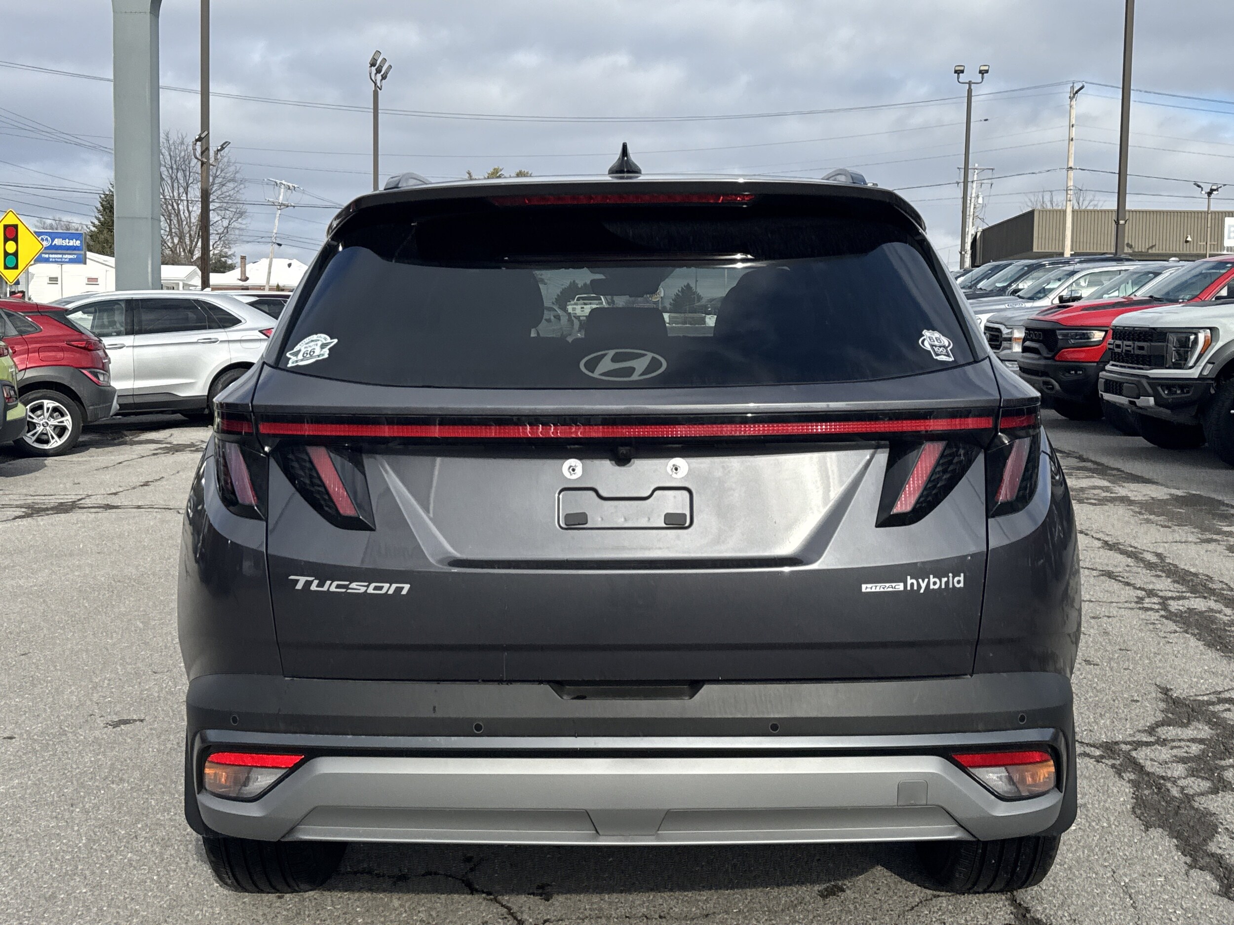 2025 Hyundai Tucson Hybrid Limited photo 3