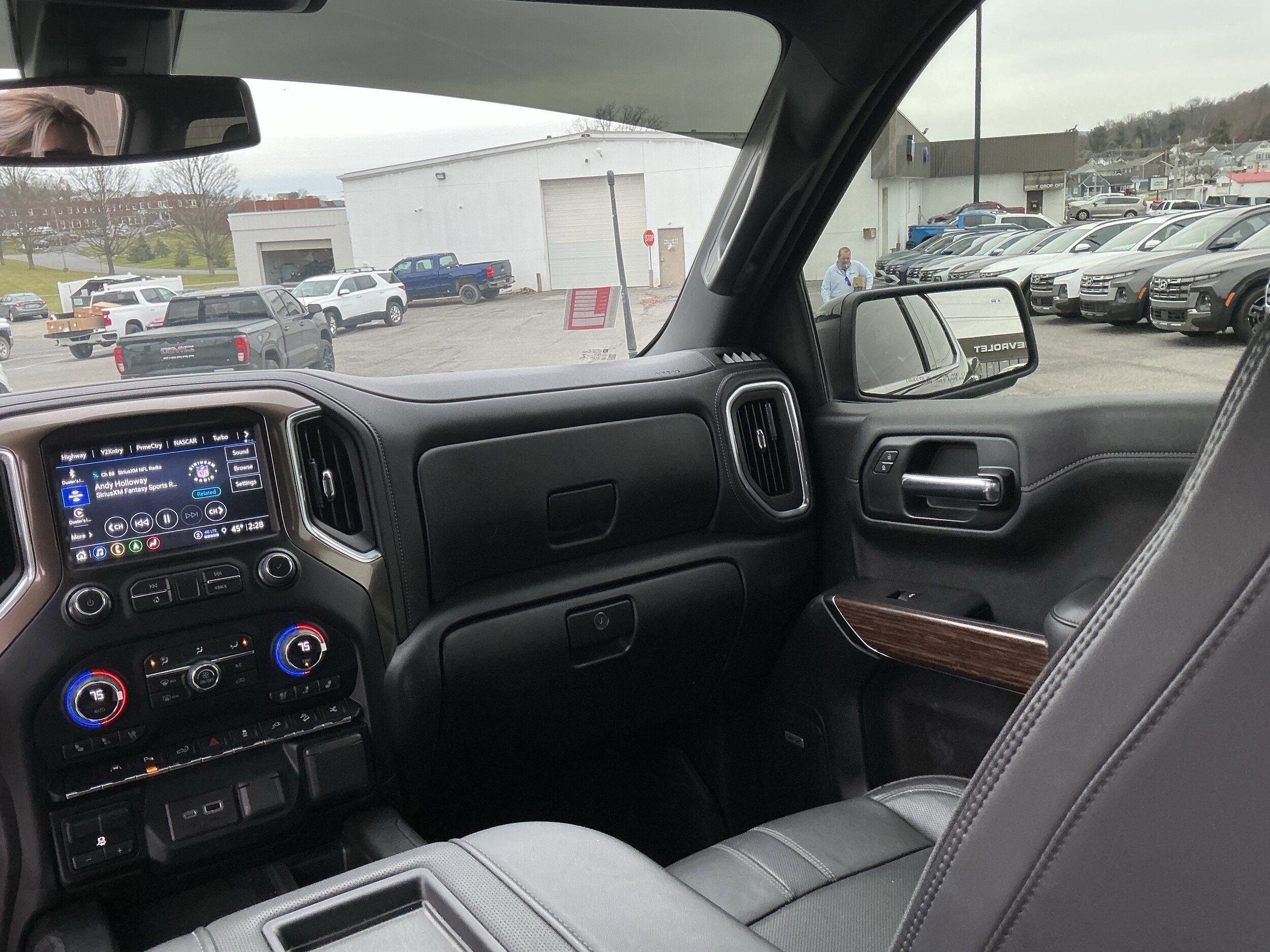 2021 Chevrolet Silverado 1500 High Country photo 4