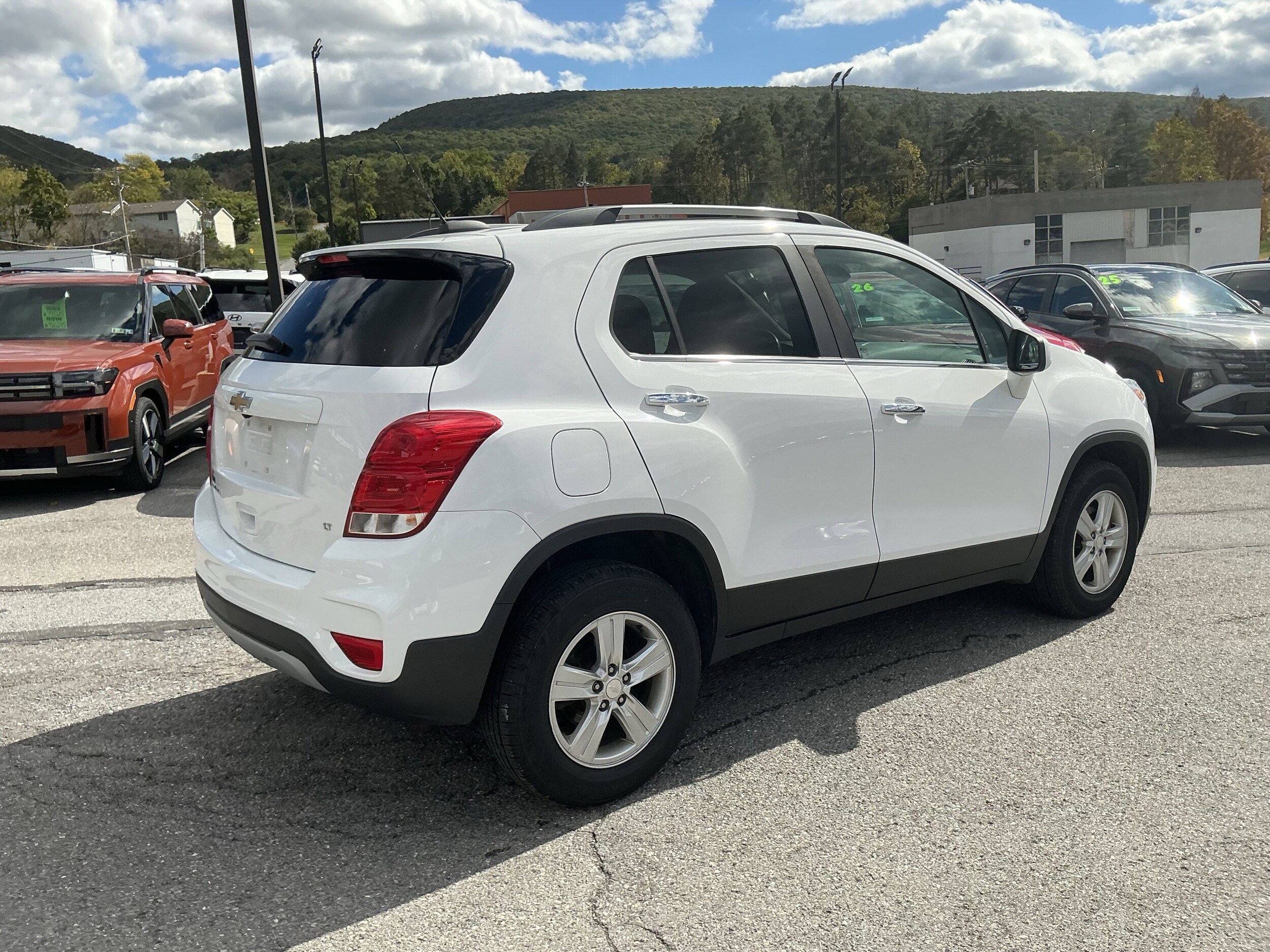 2020 Chevrolet Trax LT photo 2
