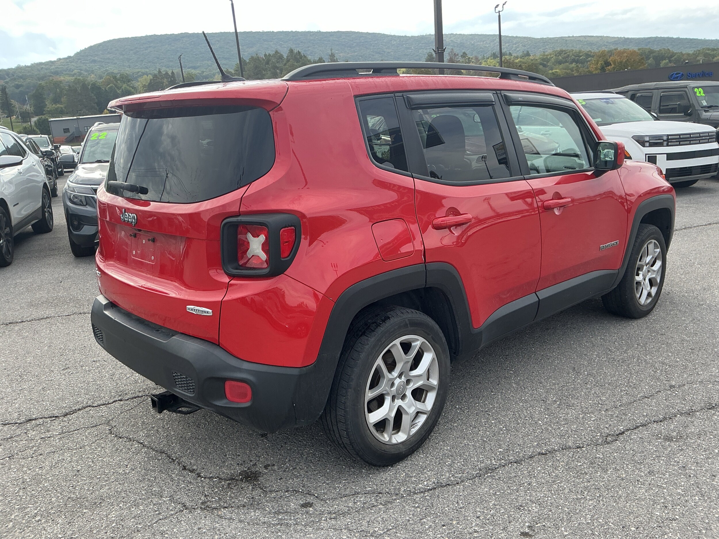 2015 Jeep Renegade Latitude photo 2