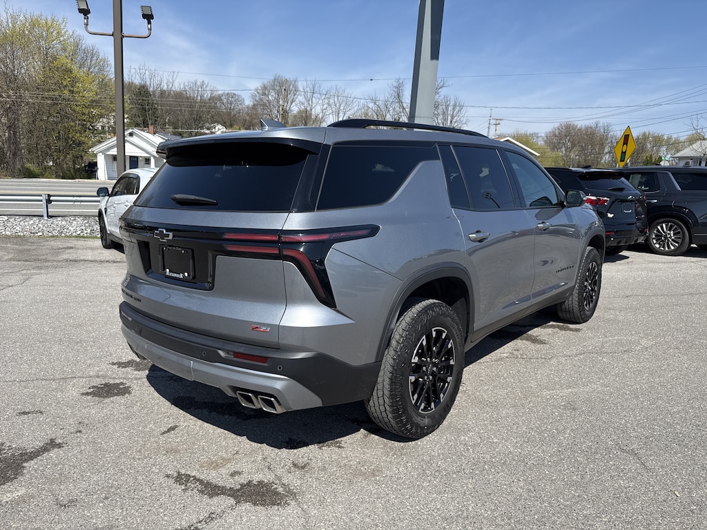 Used 2025 Chevrolet Traverse Z71 SUV