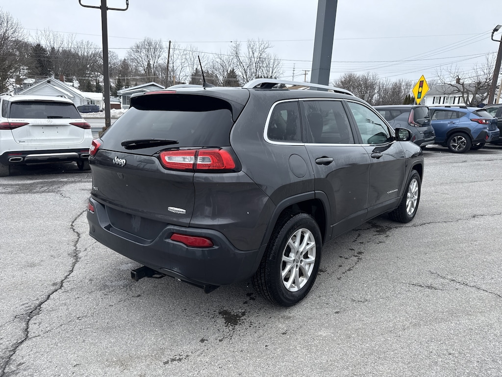 Used 2017 Jeep Cherokee Latitude SUV