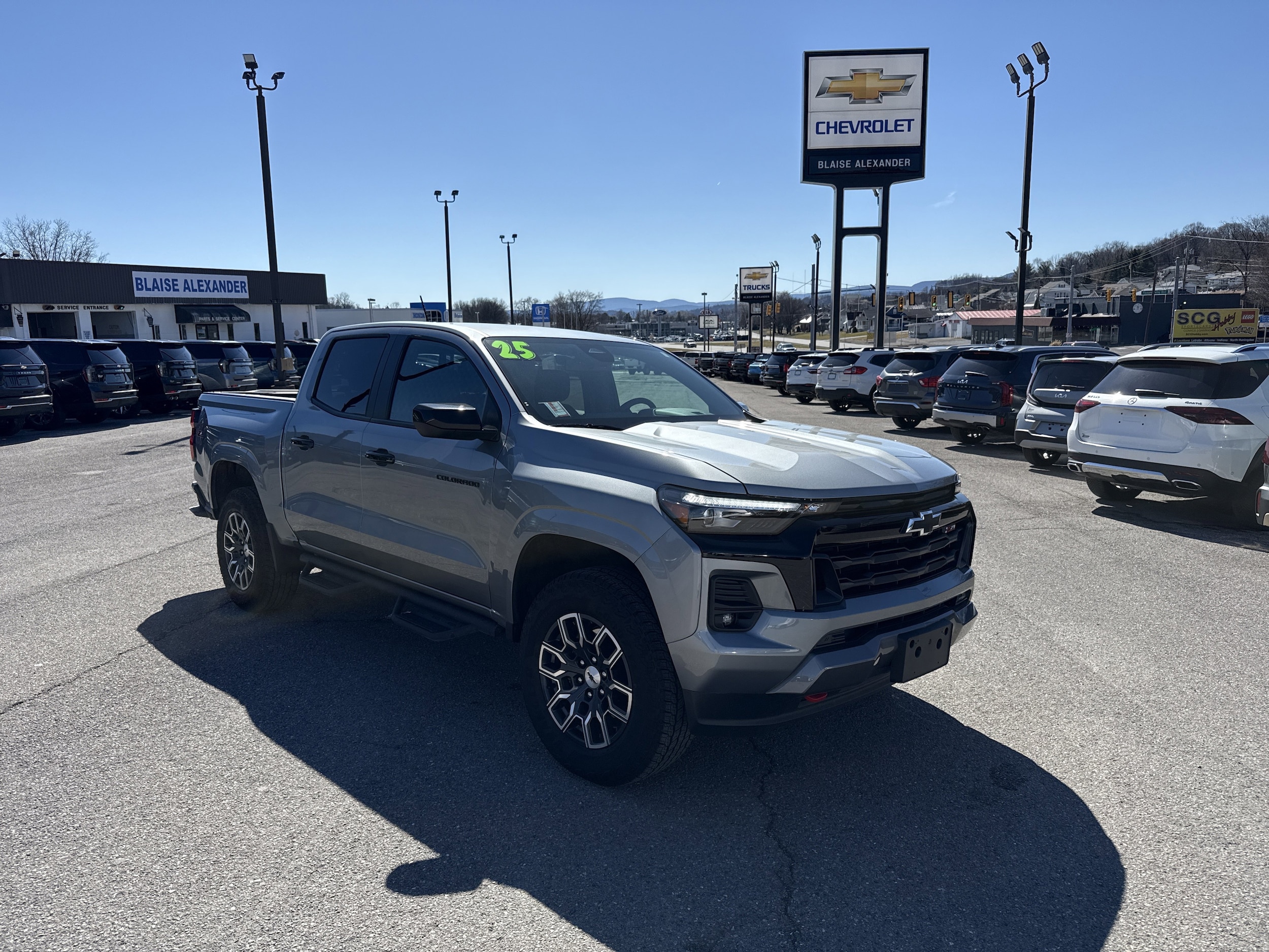 2025 Chevrolet Colorado Truck Crew Cab 
