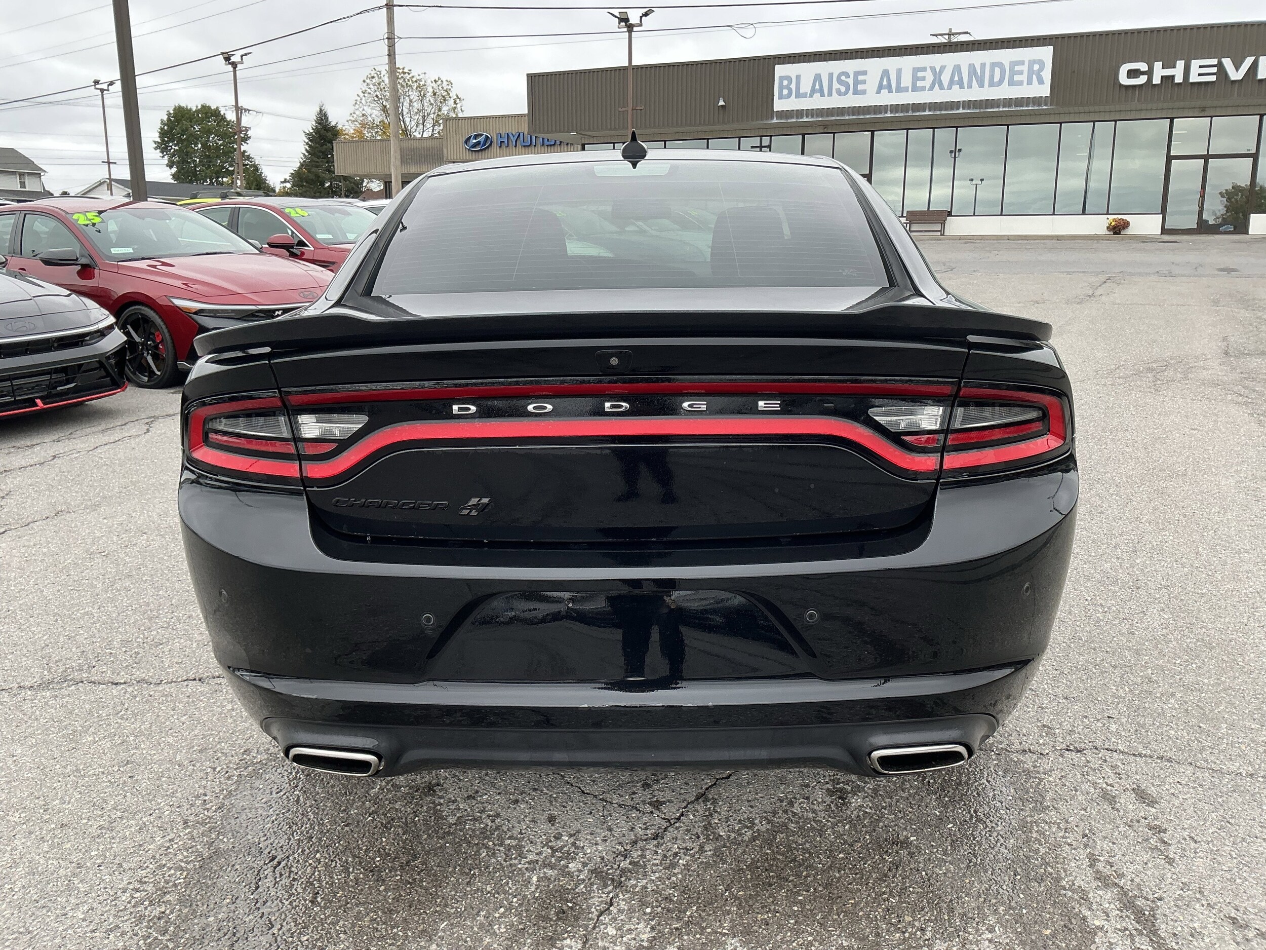 2019 Dodge Charger SXT photo 3