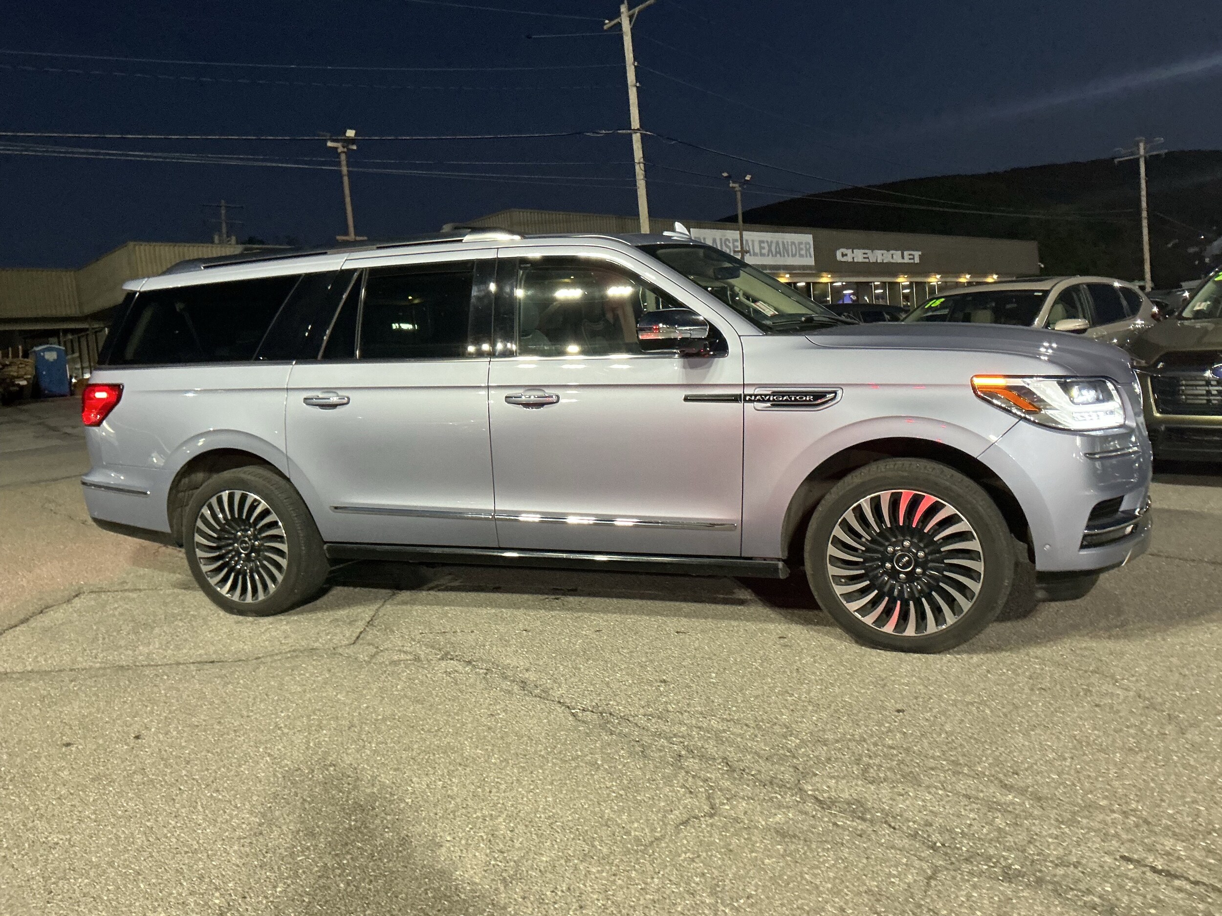 2021 Lincoln Navigator Black Label photo 2