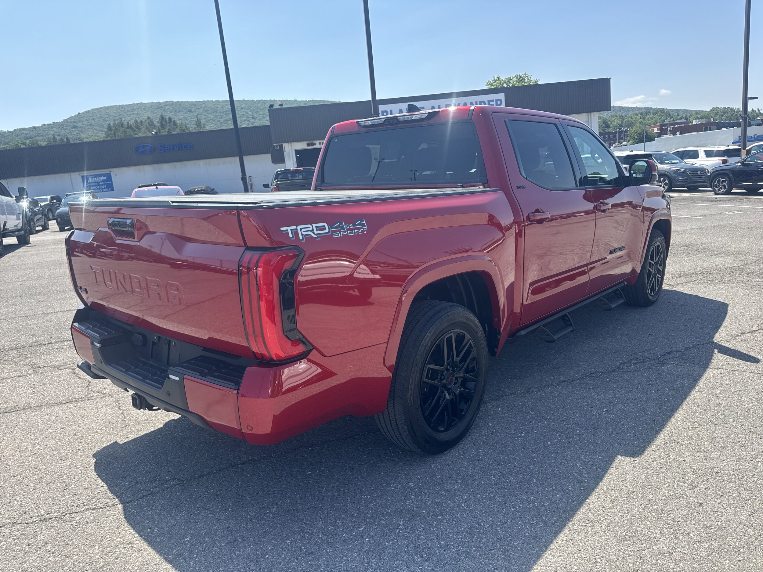 2023 Toyota Tundra SR5 CrewMax photo 3