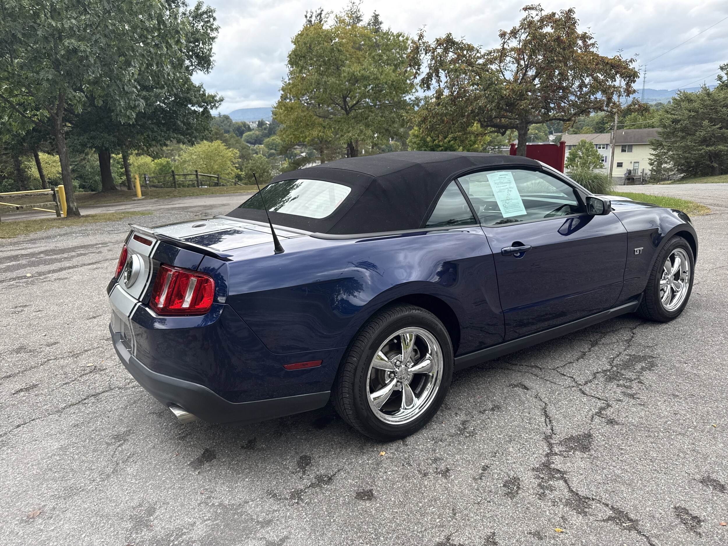 2010 Ford Mustang GT Convertible photo 2