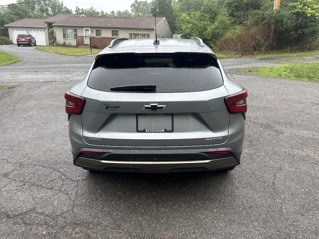 Used 2024 Chevrolet Trax Activ SUV
