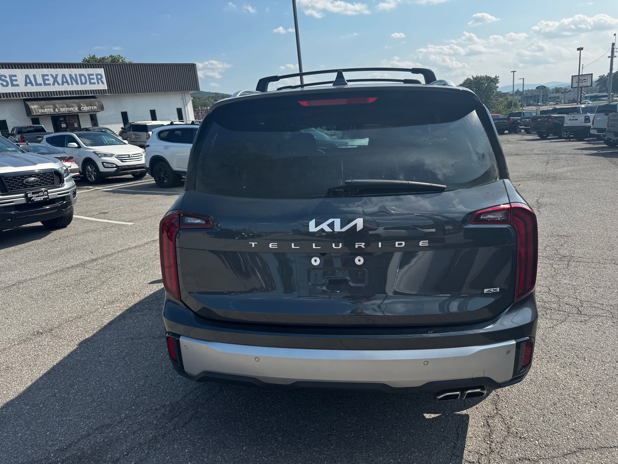 2024 Kia Telluride S photo 3