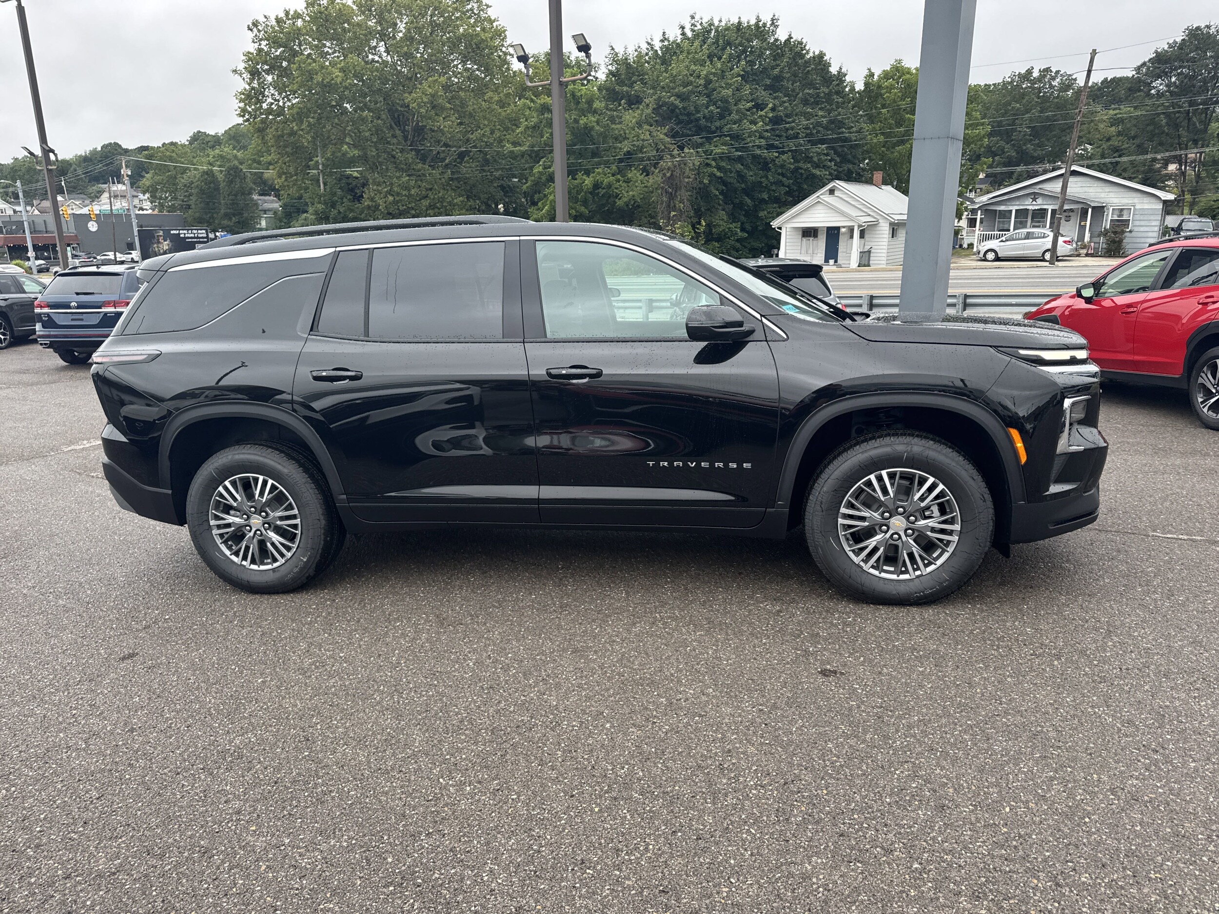 2026 Chevrolet Traverse photo 2