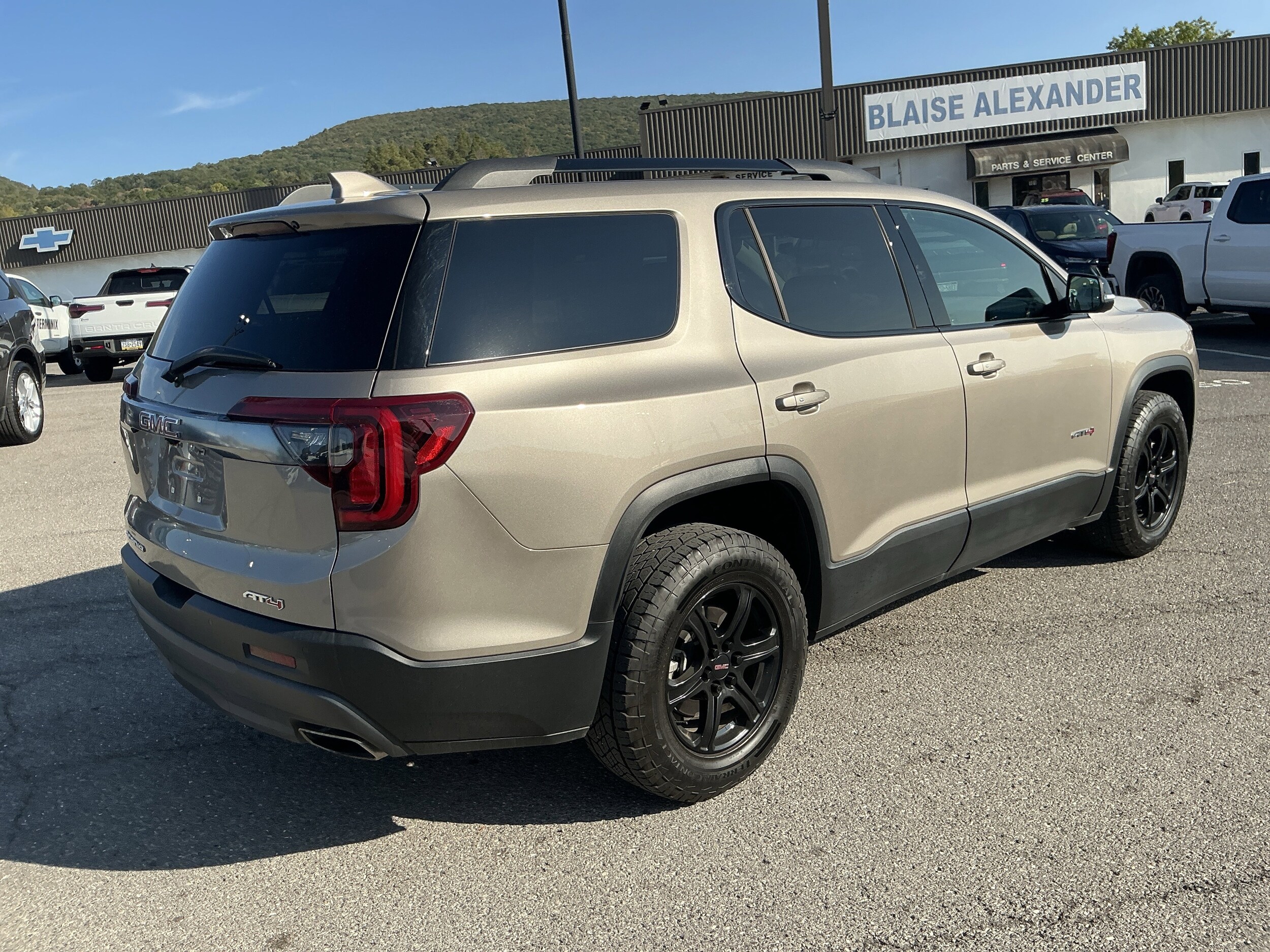 2022 Gmc Acadia AT4 photo 3
