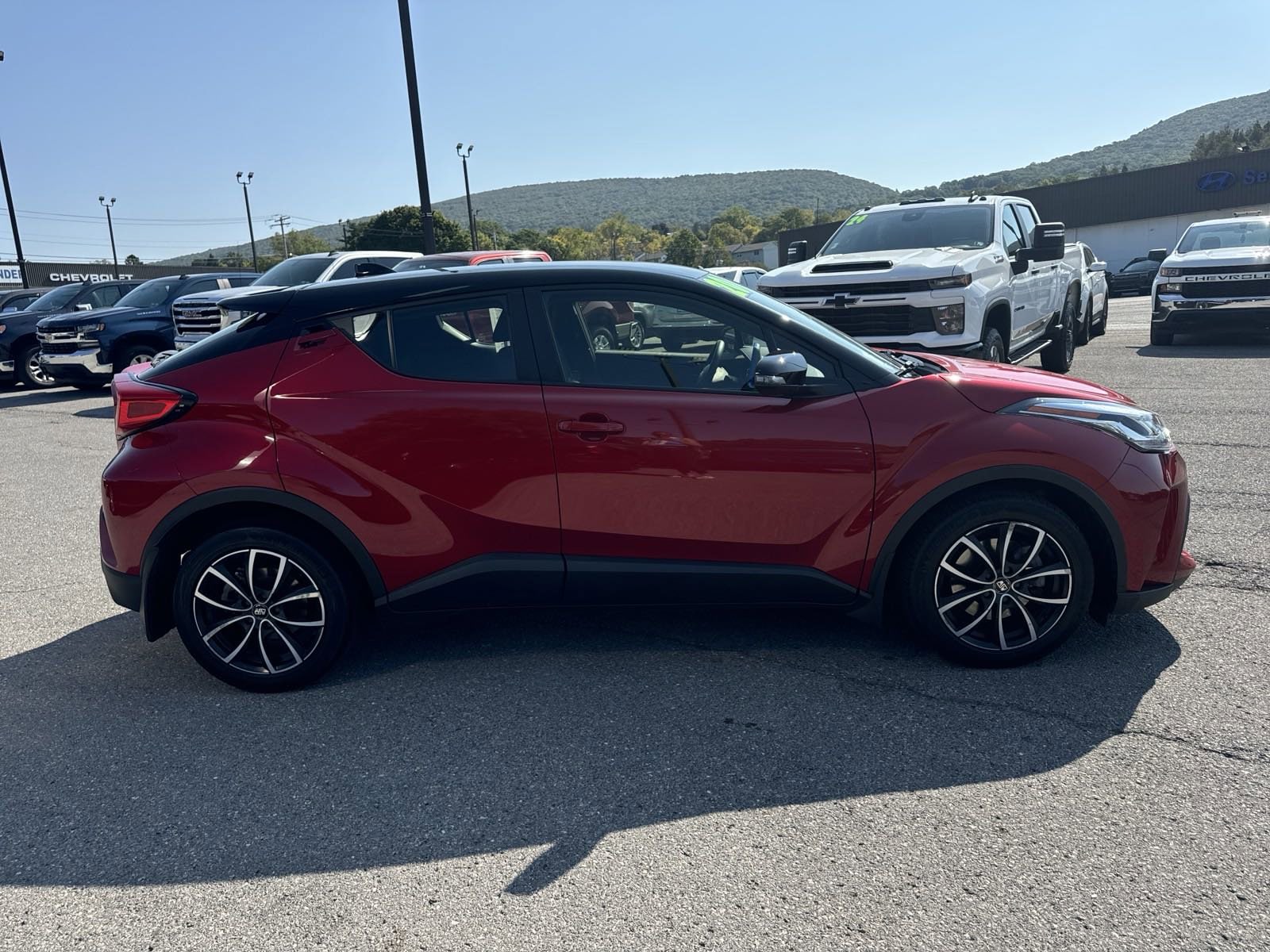 Used 2020 Toyota C-HR XLE with VIN JTNKHMBX2L1067843 for sale in Altoona, PA