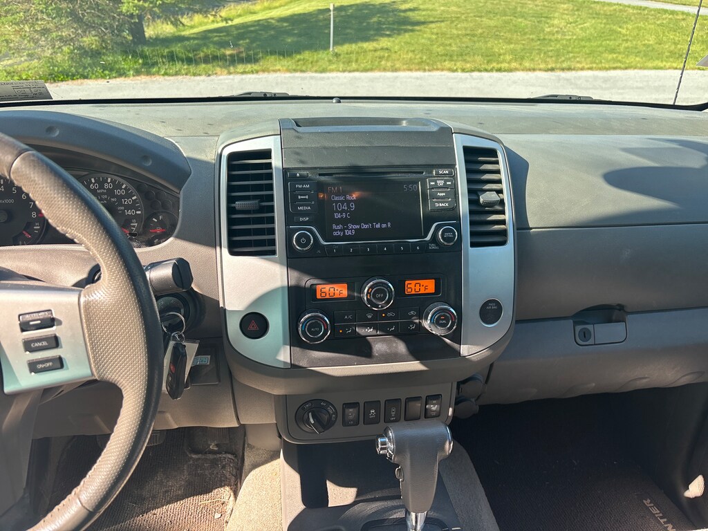 Used 2016 Nissan Frontier SV Truck Crew Cab