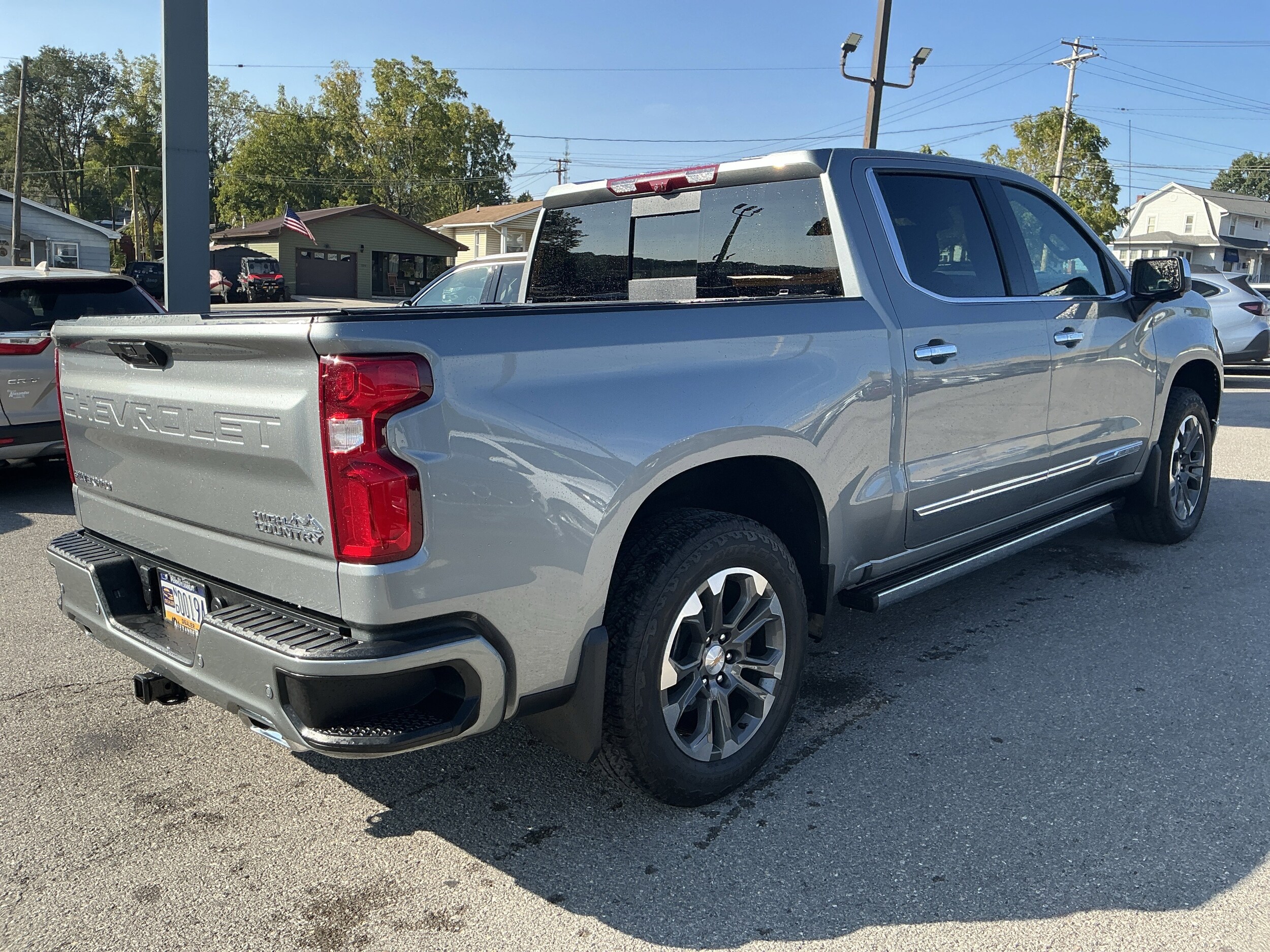 2025 Chevrolet Silverado 1500 High Country photo 3