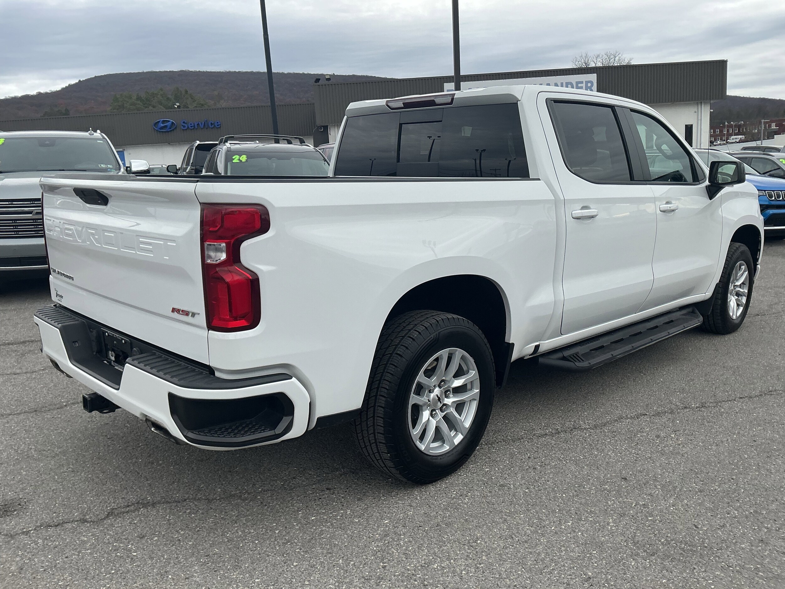2020 Chevrolet Silverado 1500 RST photo 3