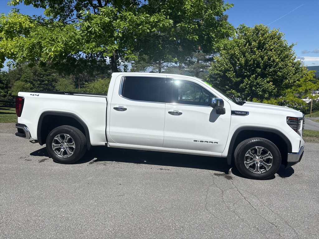 Used 2025 GMC Sierra 1500 SLT Truck Crew Cab