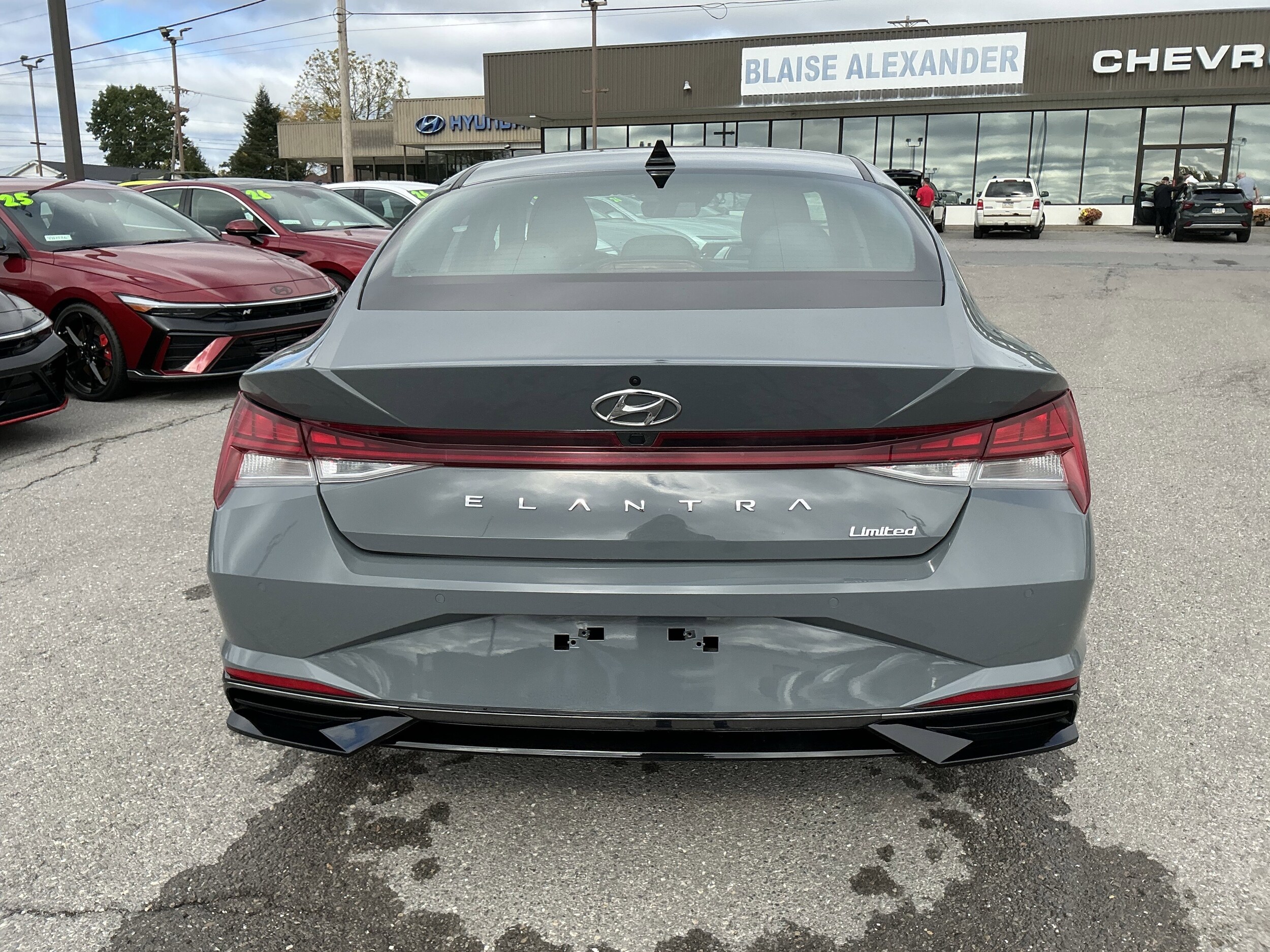 2021 Hyundai Elantra Limited photo 4