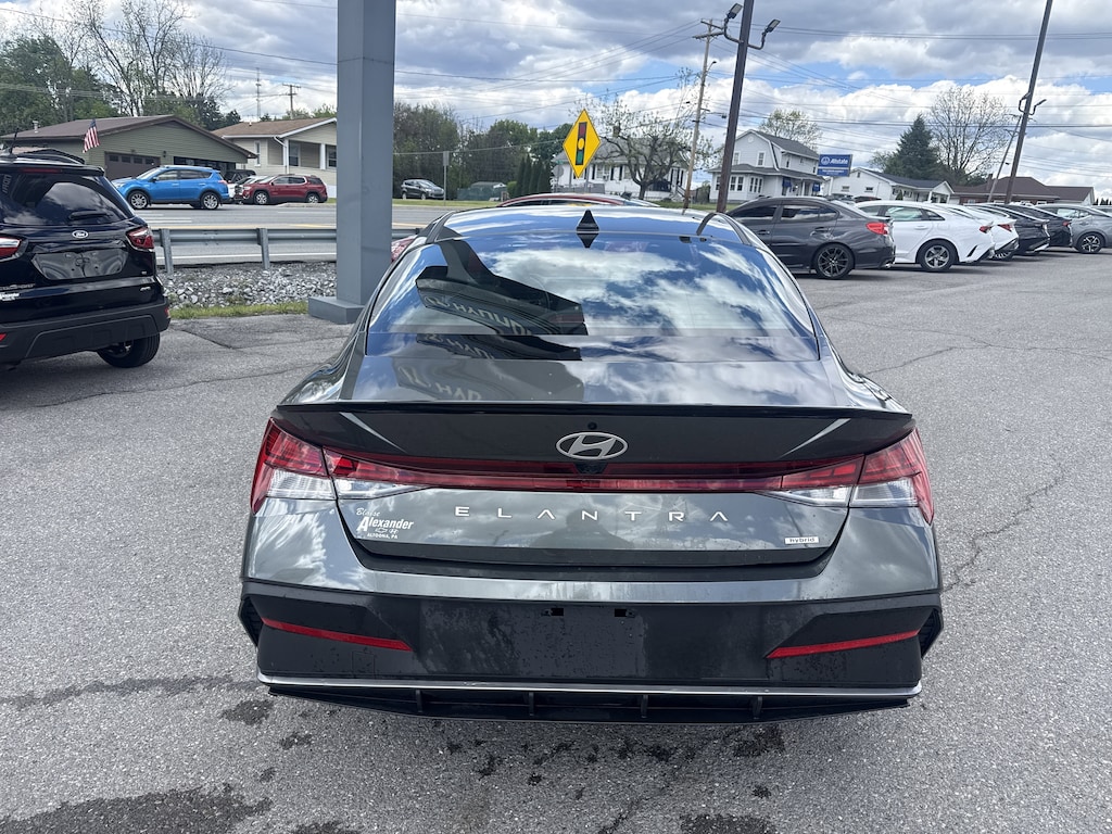 Used 2025 Hyundai Elantra Hybrid SEL Sport Sedan