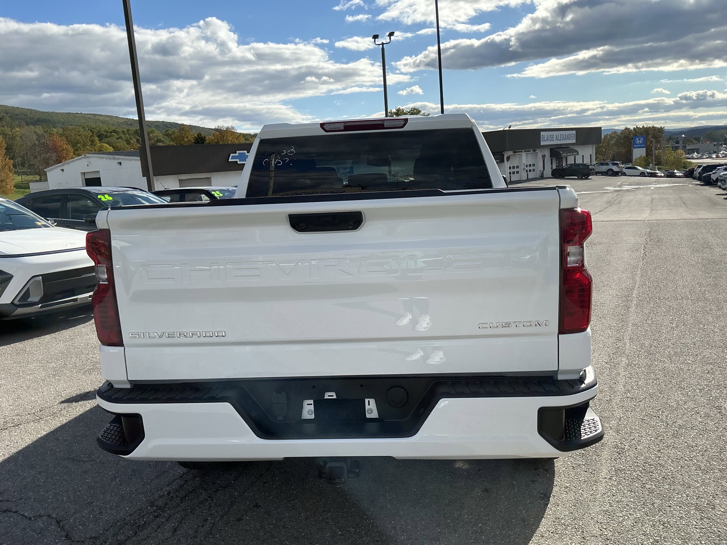 2026 Chevrolet Silverado 1500 Custom photo 4